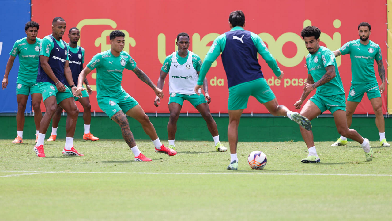 ELE CHEGOU! Jhon Arias se une ao elenco e intensifica preparação para estreia no Palmeiras