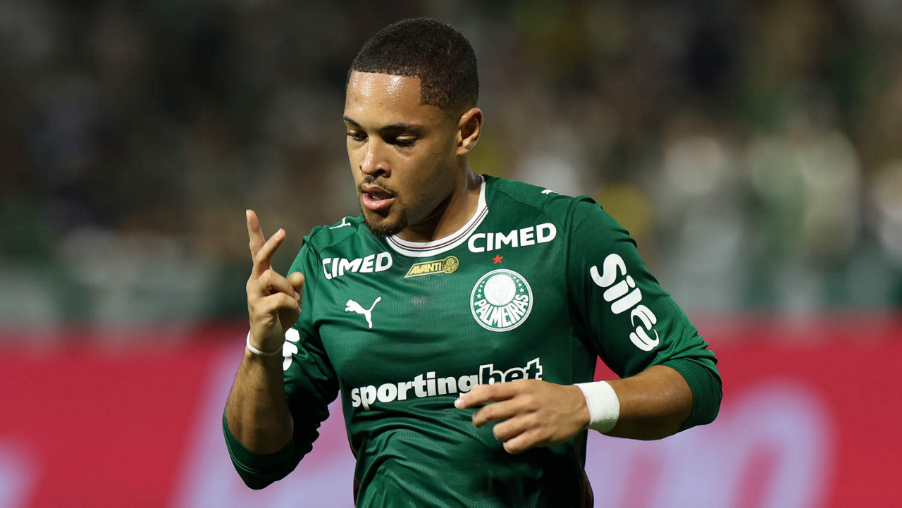Vitor Roque exalta força do Palmeiras na semifinal e reconhece talento de Arias: 