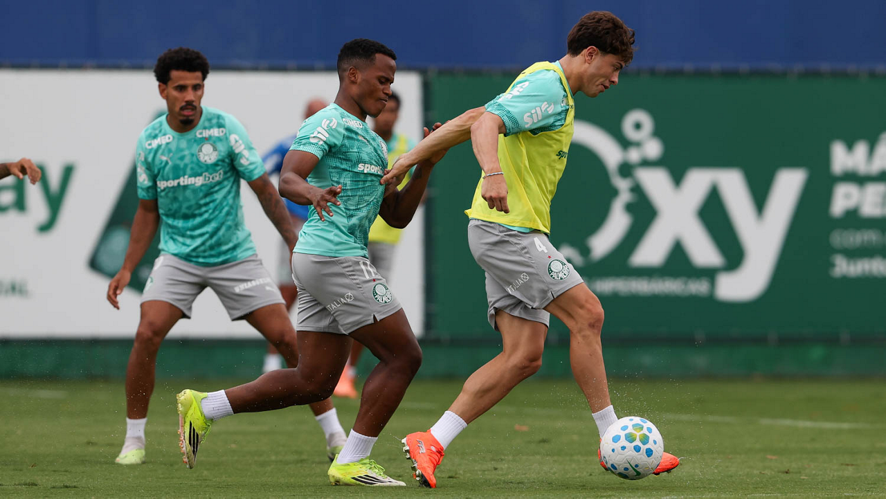 Palmeiras Apresenta Novo Uniforme em Treino e Intensifica Preparação para Confronto com o Fluminense