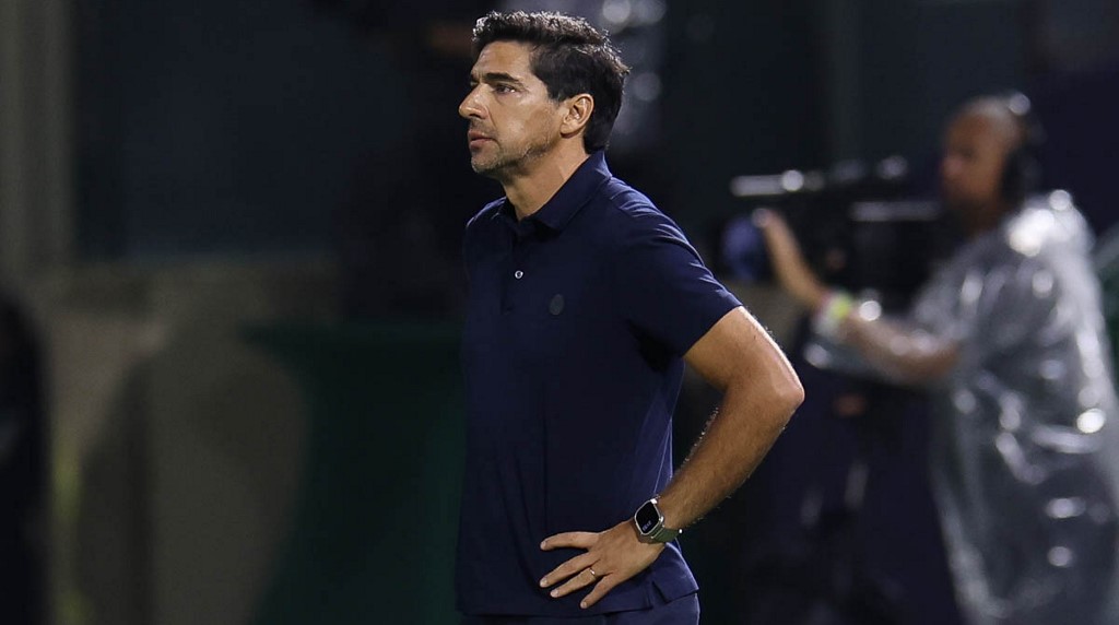 Abel Ferreira punido com expulsão e desfalca Palmeiras em duelo crucial contra o Vasco