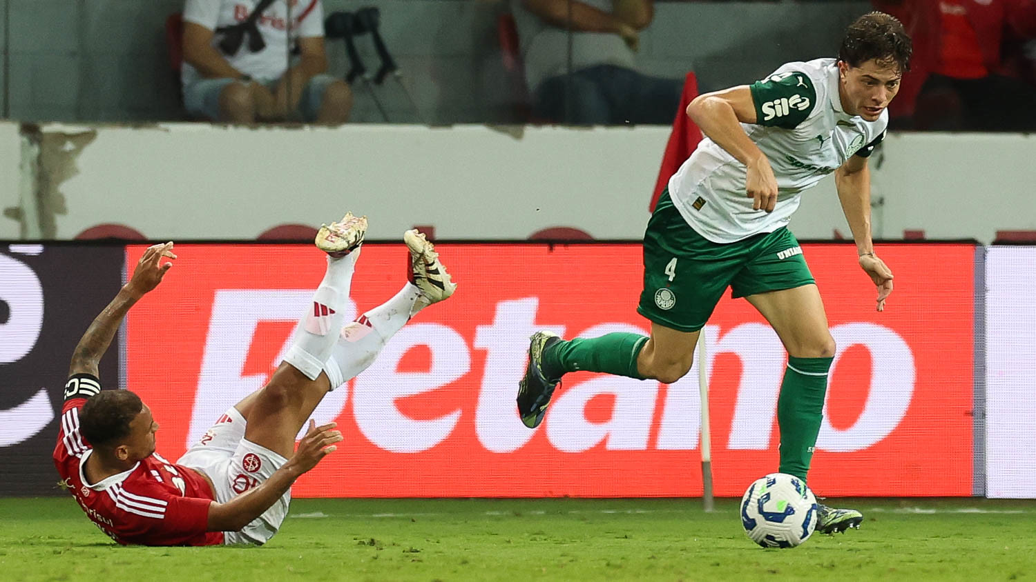 Palmeiras defende tabu de três anos contra o Inter