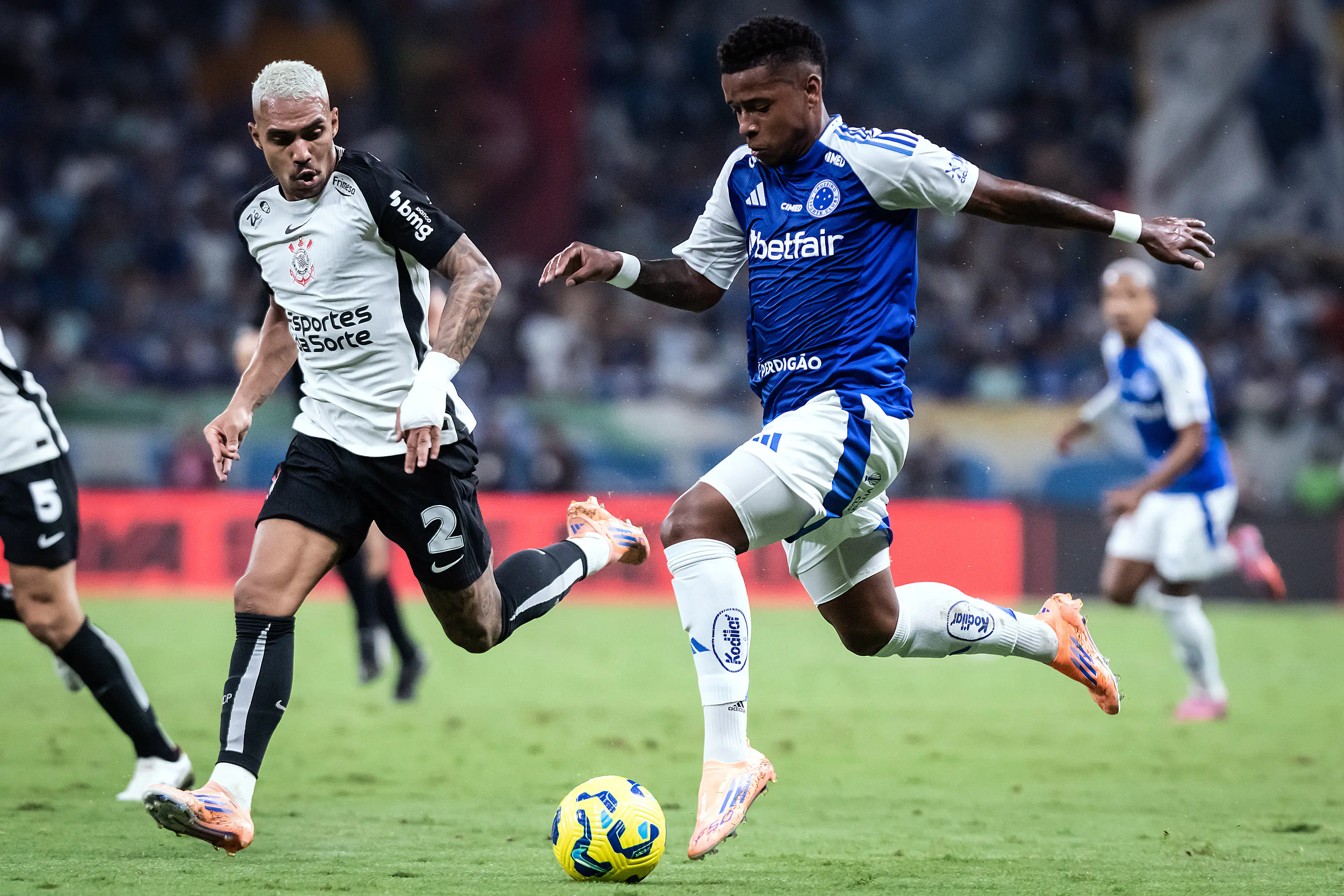 Cruzeiro x Corinthians: onde assistir, estatísticas e escalações