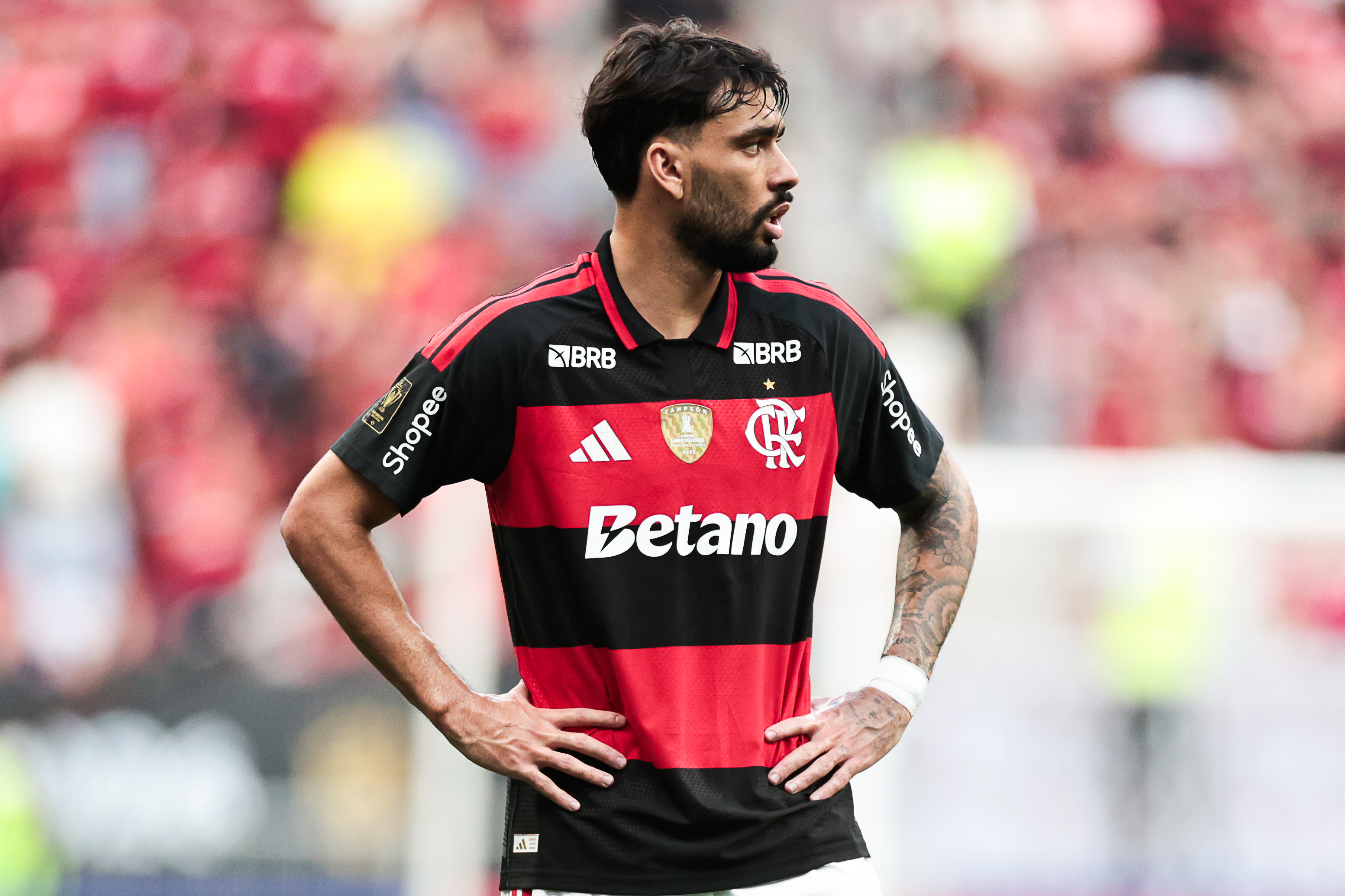 O MAIOR DO PAÍS! Flamengo aparece em ranking mundial de clubes que mais gastaram em uma contratação na janela