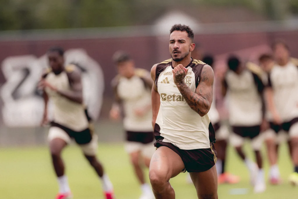 Flamengo se prepara intensamente para confronto decisivo no Carioca após empate