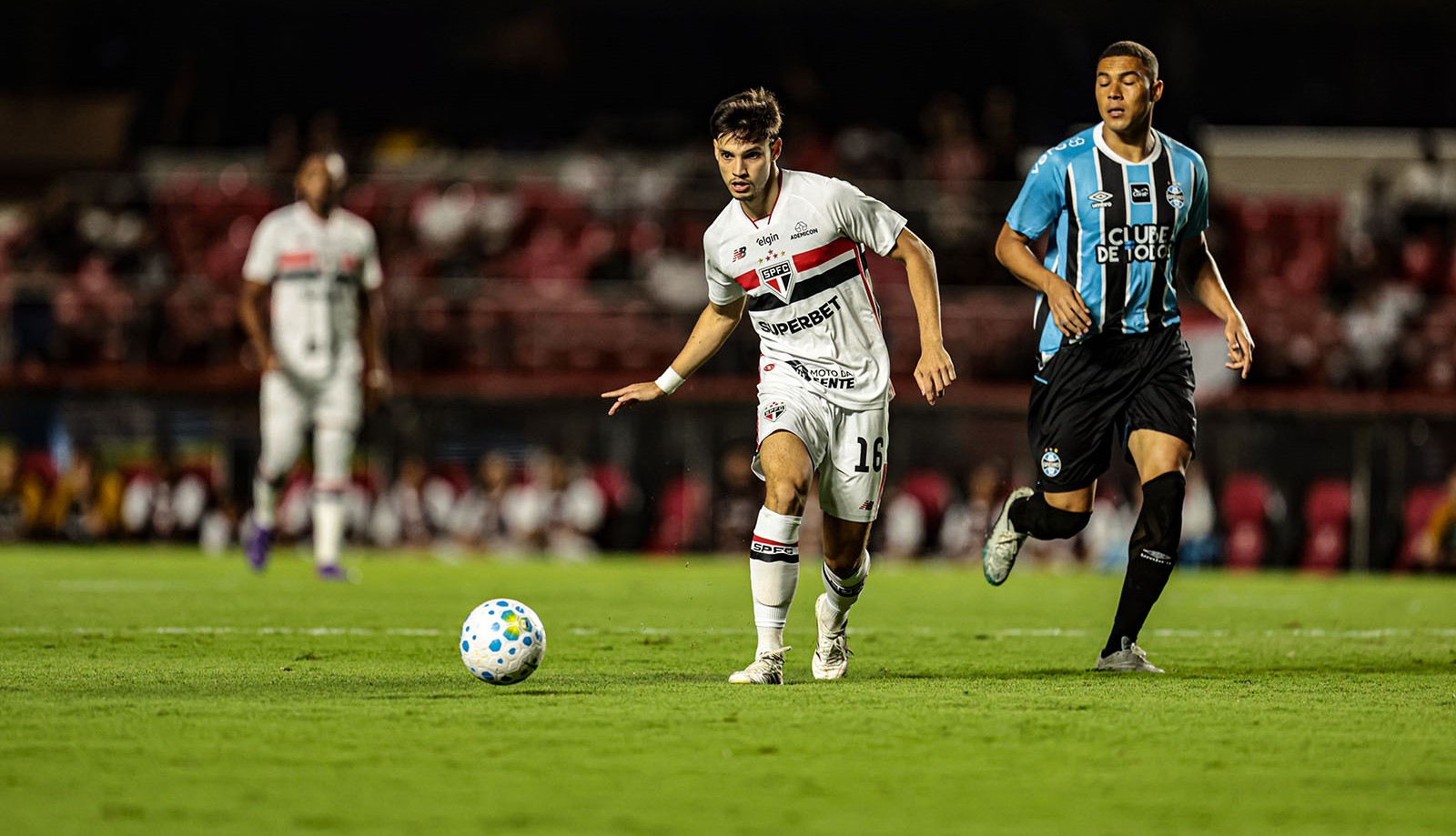 Grêmio x São Paulo pelo Campeonato Brasileiro: veja prováveis escalações e onde assistir