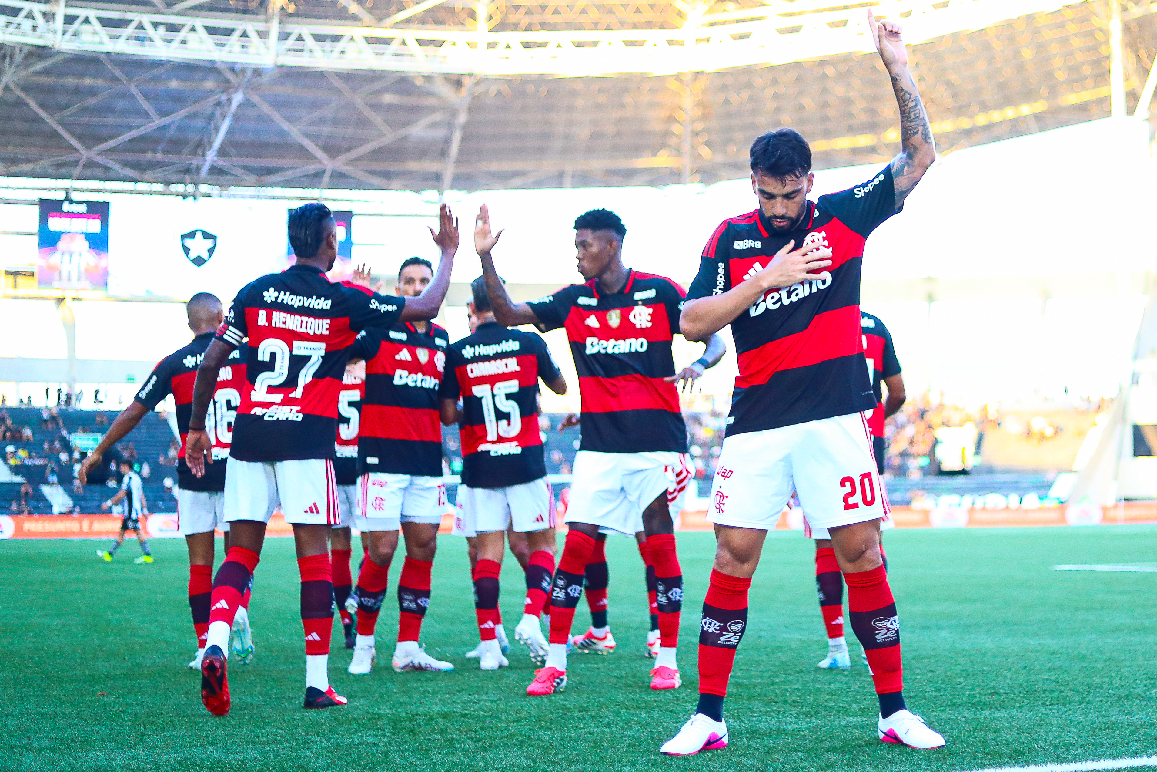 Filipe Luís ressalta progresso do Flamengo rumo à final do Carioca