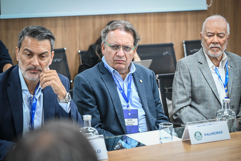 Palmeiras corre contra o tempo por reforço defensivo