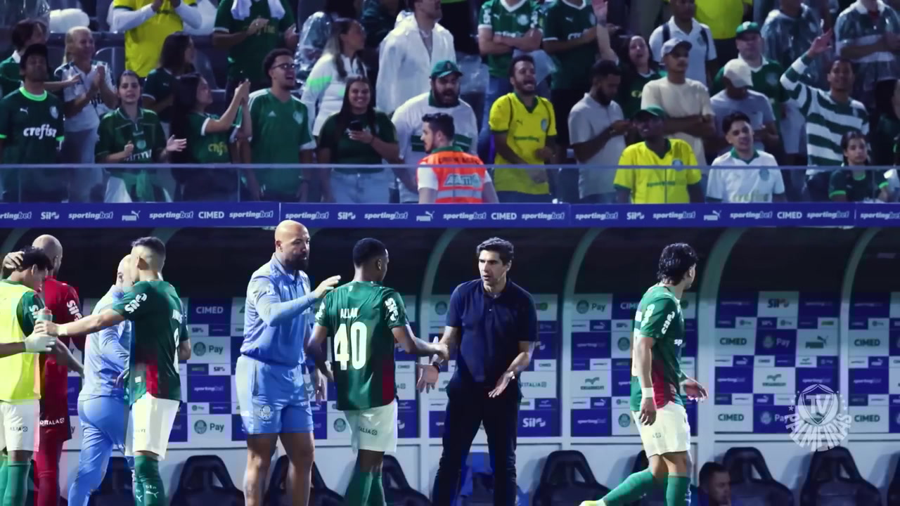 Palmeiras Impõe Goleada Sobre o Vitória com Exibição Dominante na Arena Barueri