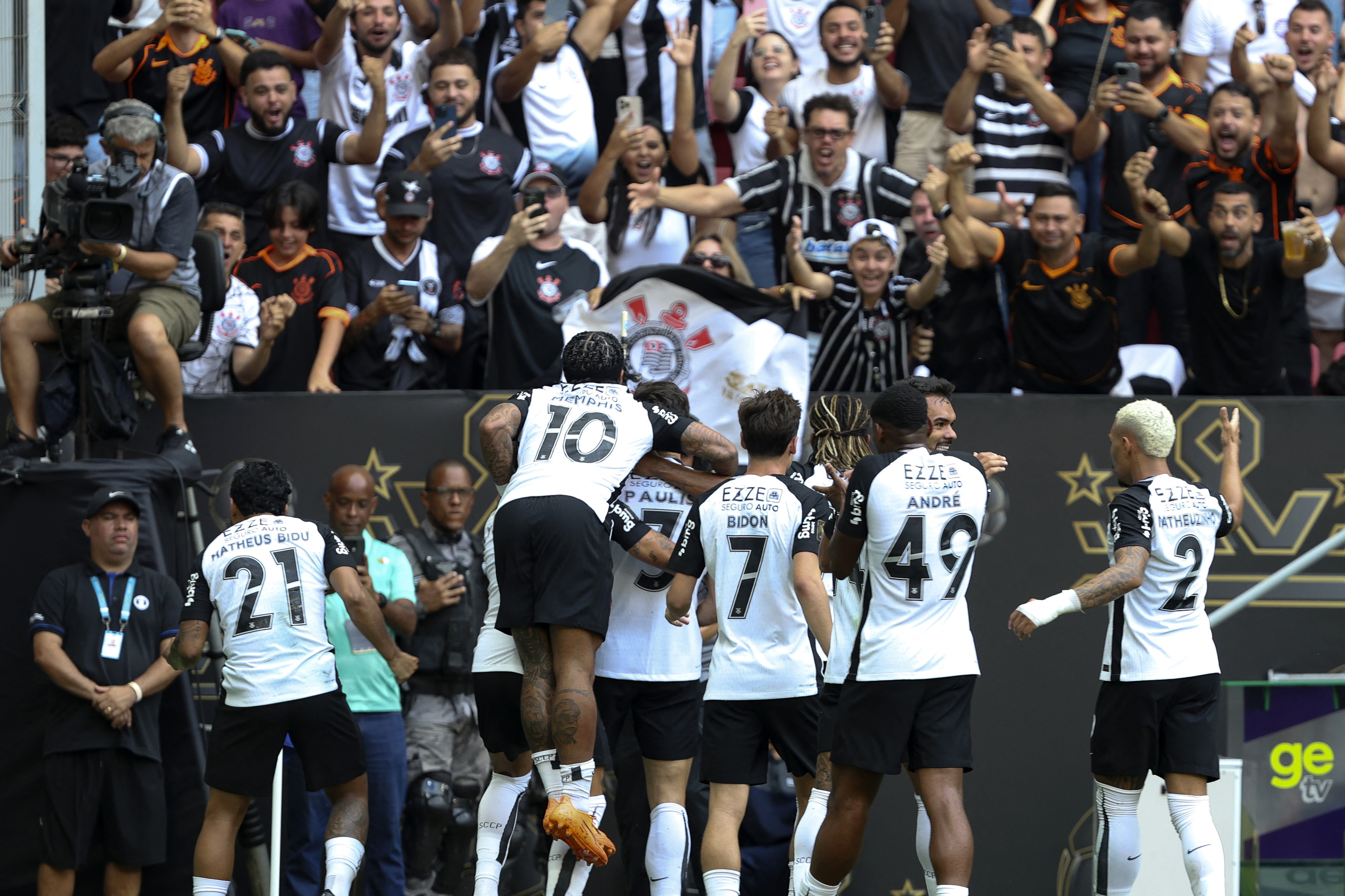 Corinthians Assumem a Vice-Liderança em Títulos da Supercopa do Brasil