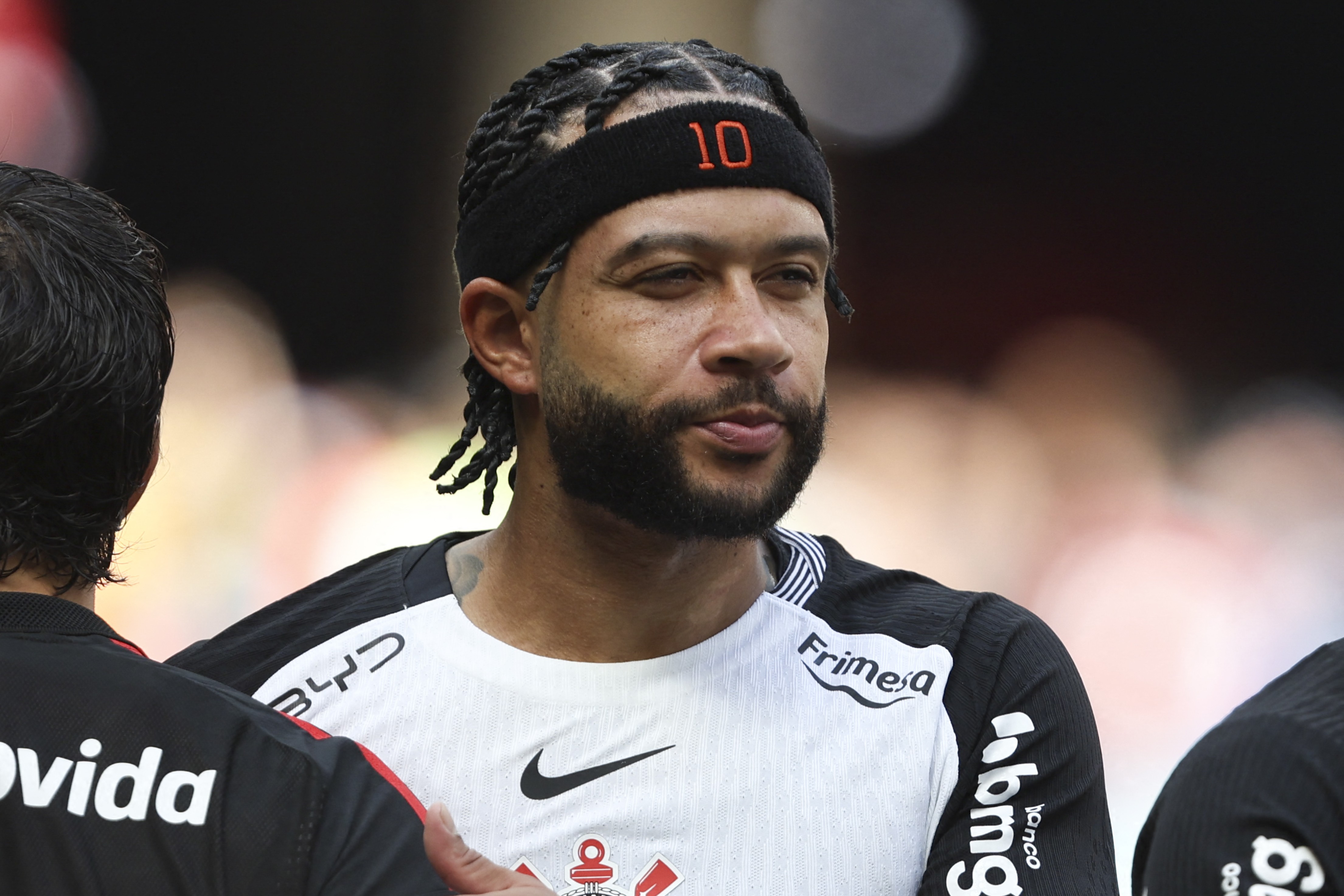 DETONOU! VAR vira alvo de críticas de Memphis Depay na Supercopa