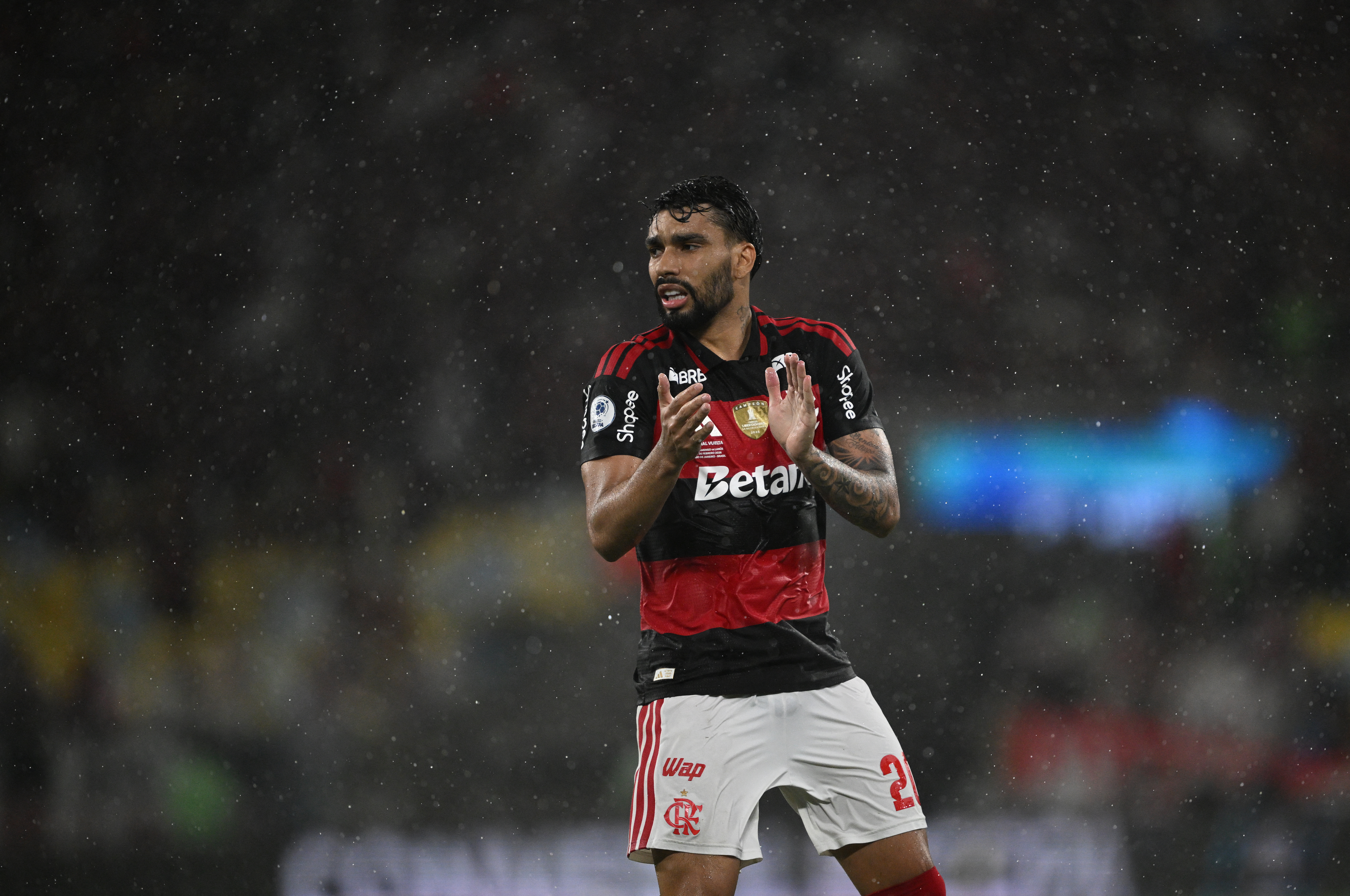 Flamengo fica com o vice-campeonato após derrota com Paquetá em campo