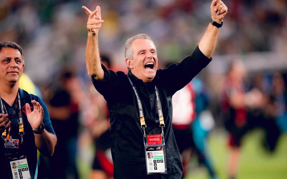 Bap dispara contra gestão de clubes e gramado sintético