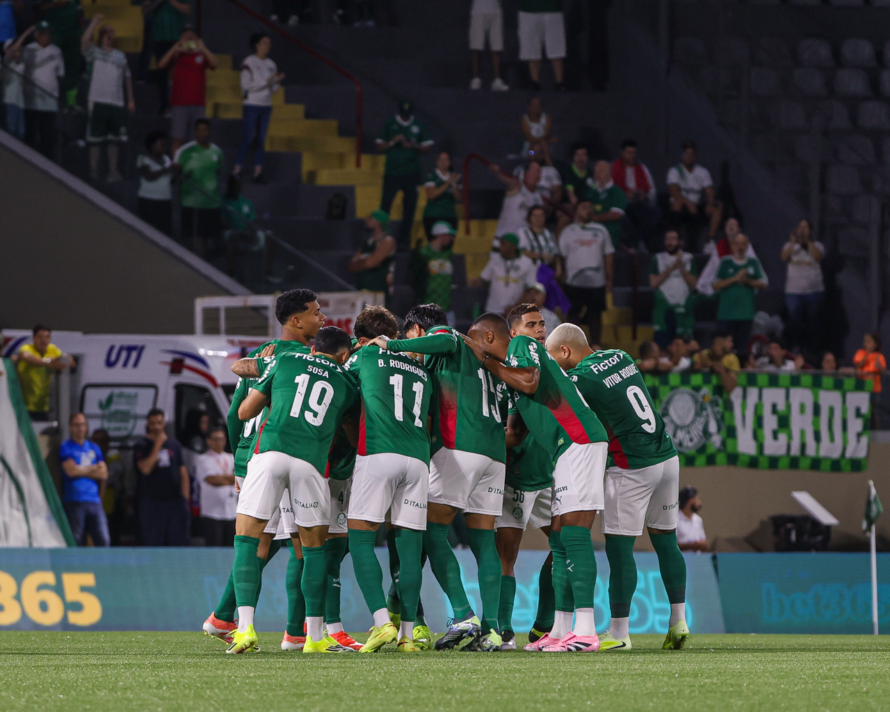Torcida Organizada do Palmeiras Exige Demissão de Anderson Barros: 