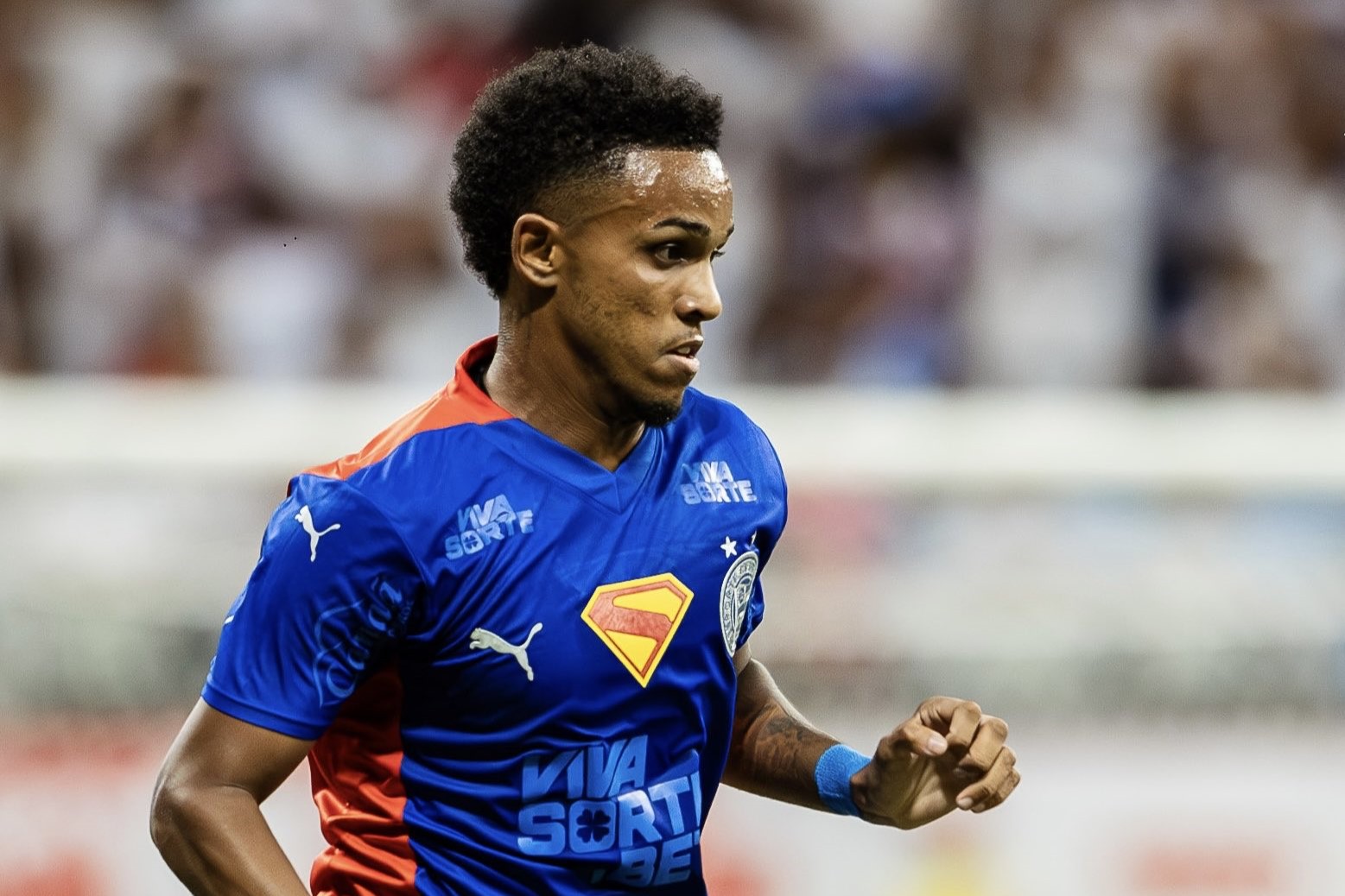 Corinthians Desvia de Negociação com o Bahia para a Contratação de Kayky