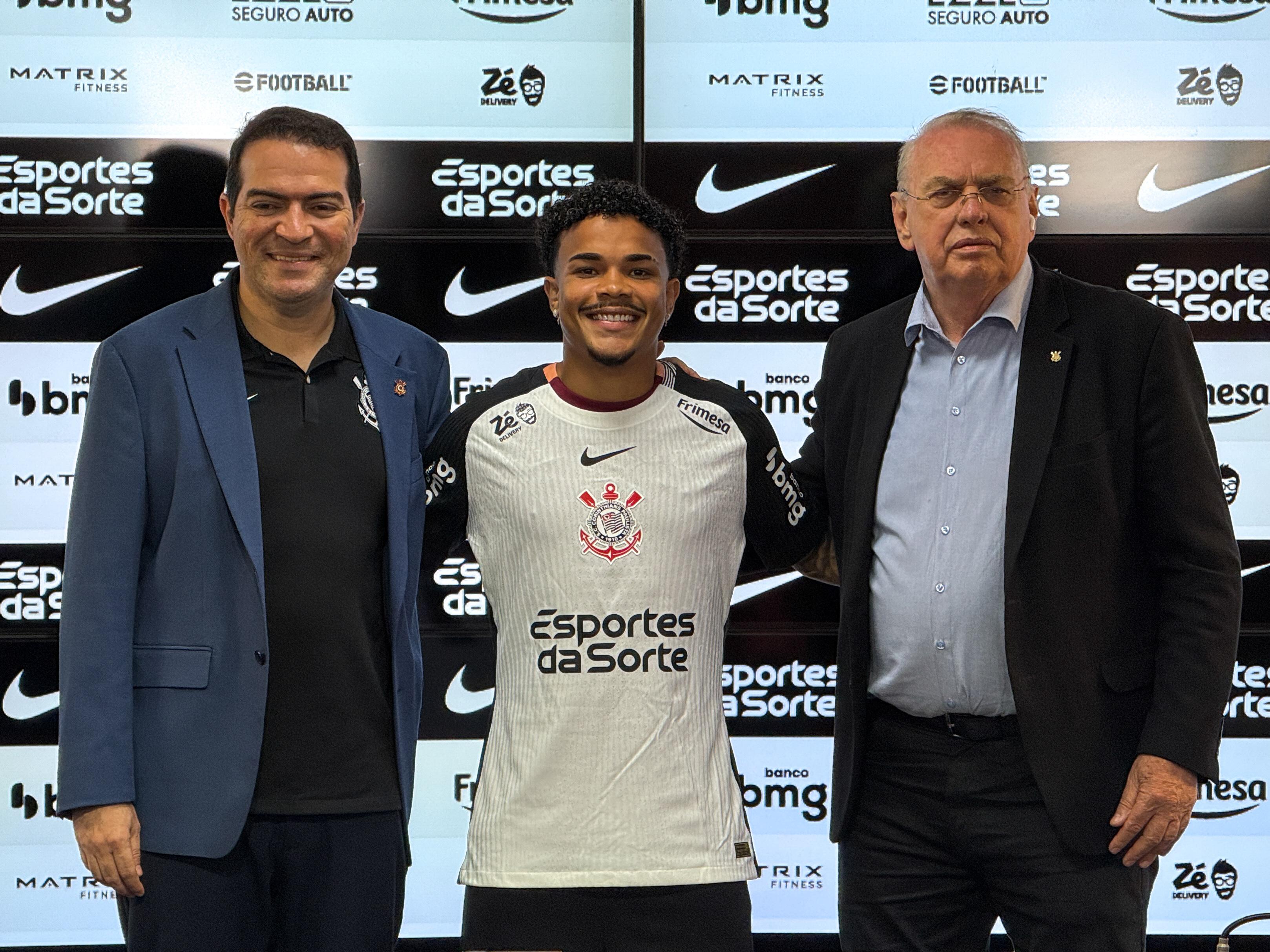 Kaio César realiza sonho de infância ao estrear no Corinthians e conquista título