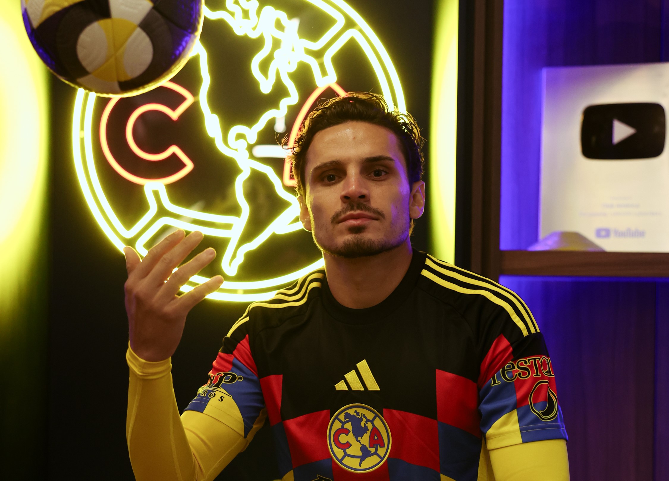 Boa sorte ídolo! Raphael Veiga é anunciado no América-MEX até o fim do ano!