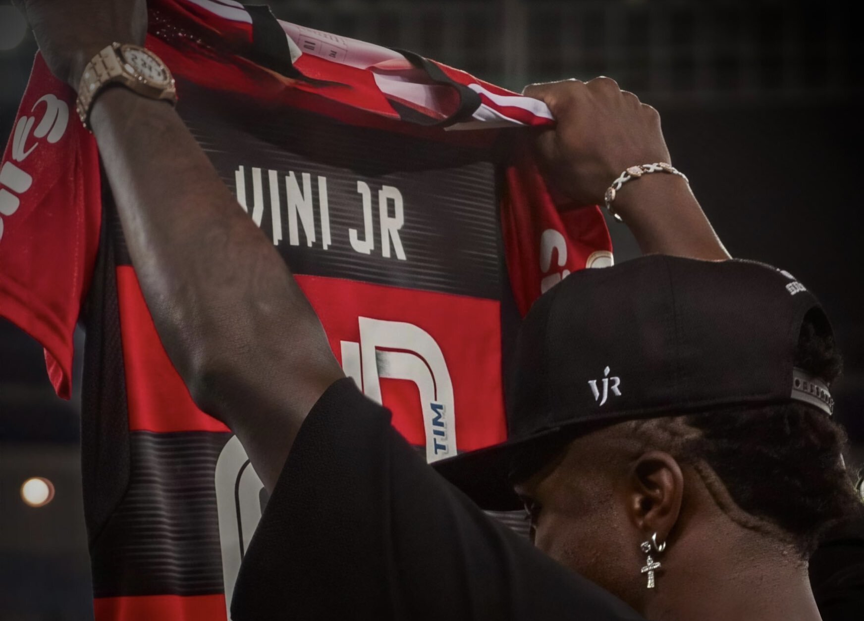 Flamengo Reafirma Compromisso Antirracista e Manifesta Solidariedade a Vinícius Júnior
