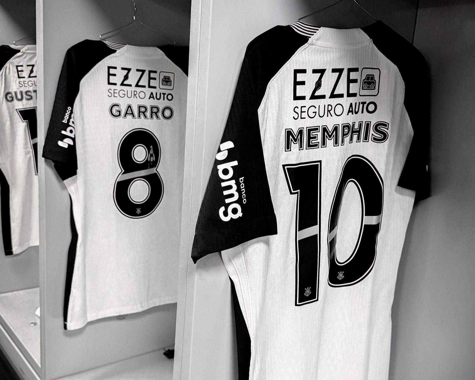 Corinthians confirma retorno de Memphis contra o Athletico-PR; confira as escalações da partida