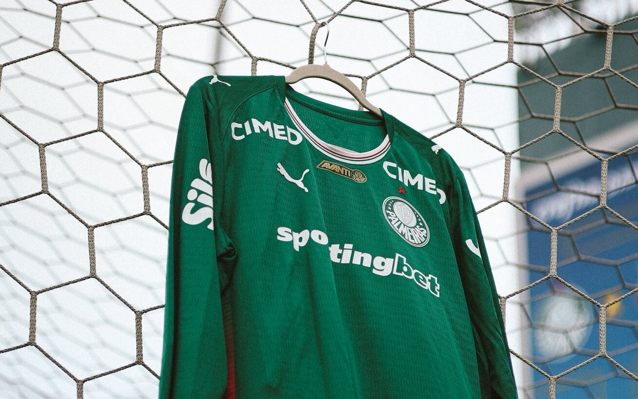 Palmeiras Escala Força Máxima com Arias no Banco para Enfrentar Capivariano