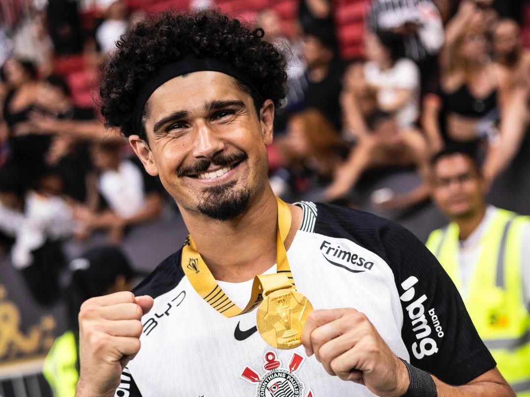 André Ramalho celebra conquista e revela bastidores de crise de virose no Corinthians