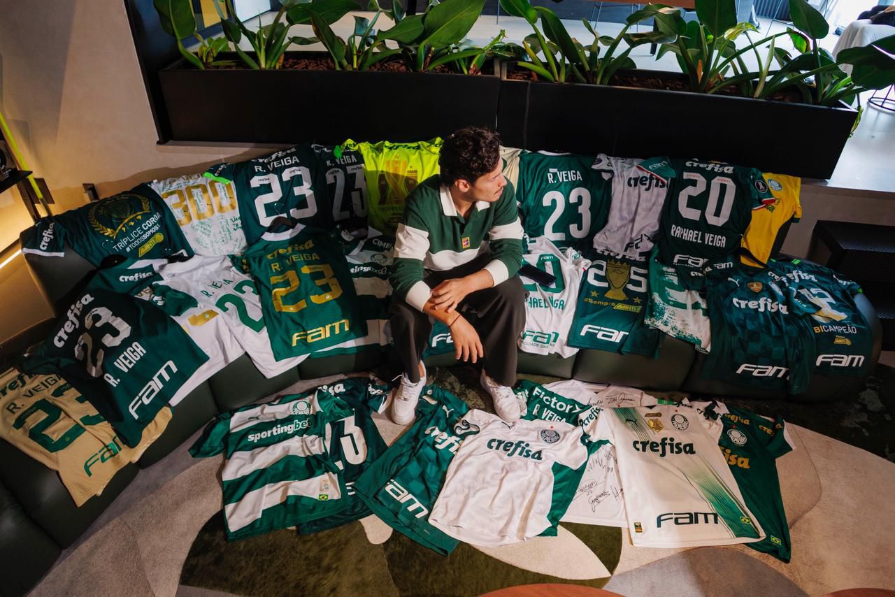 Raphael Veiga Reflete Sobre sua Trajetória e Despedida do Palmeiras