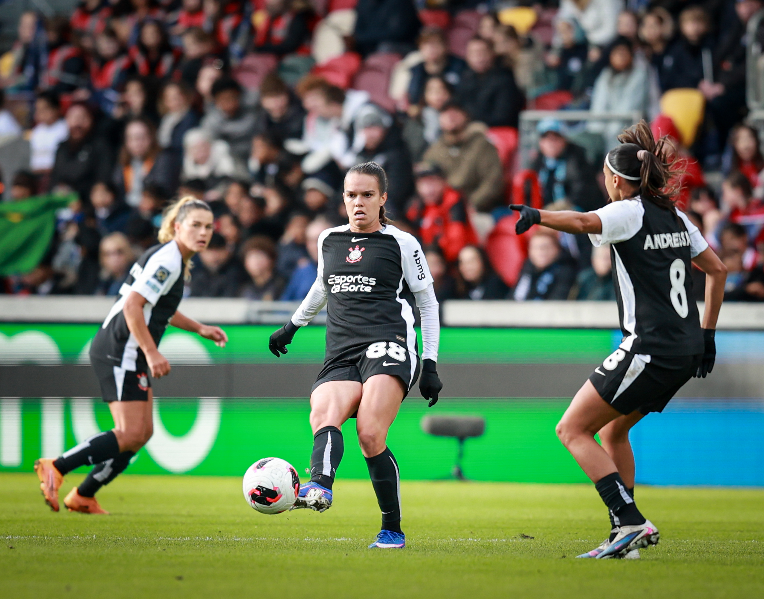 Corinthians é superado pelo Arsenal e fica com o vice-campeonato no Mundial Feminino