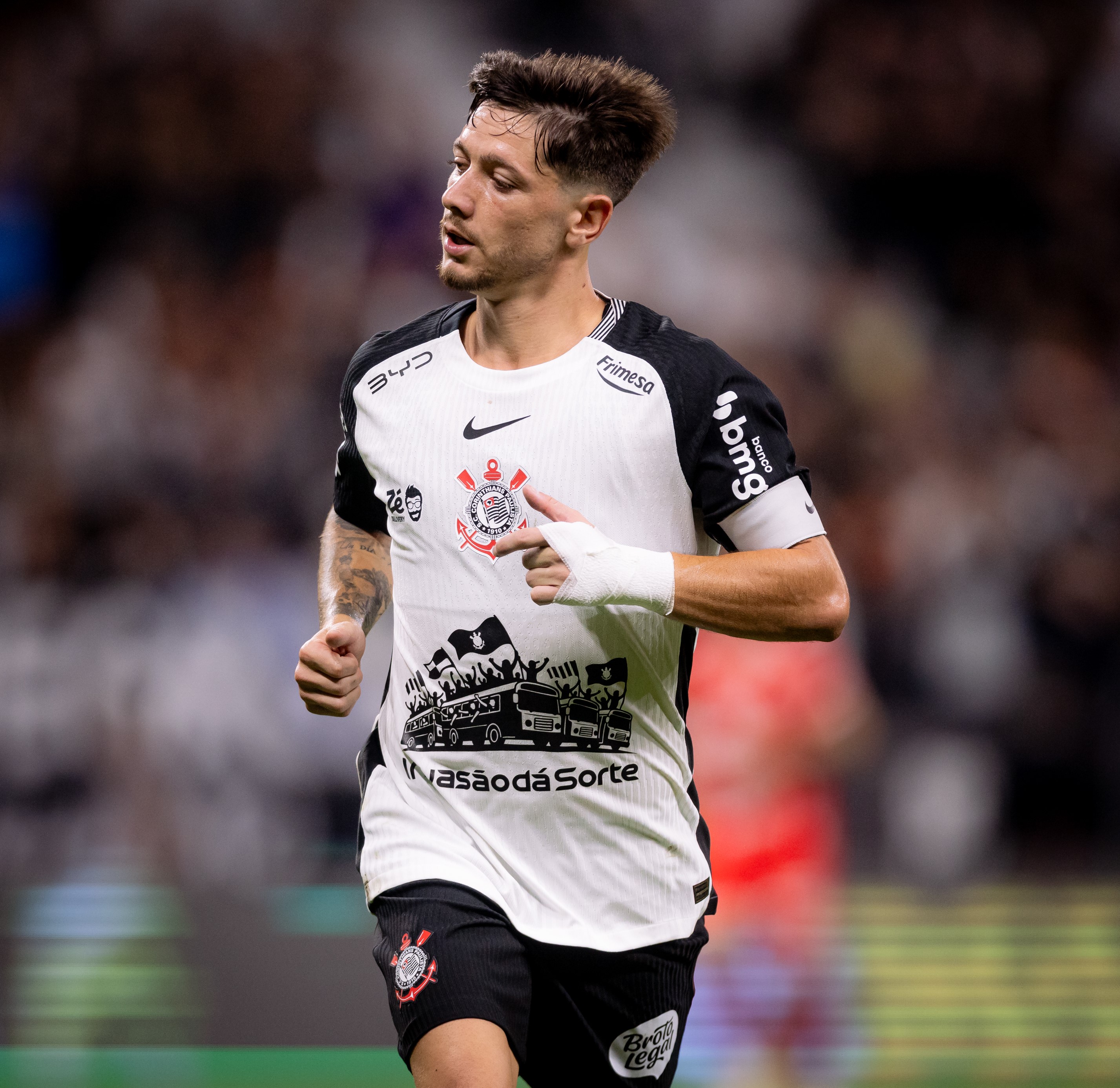 Garro fica cinco meses sem balançar as redes pelo Corinthians e busca recuperação