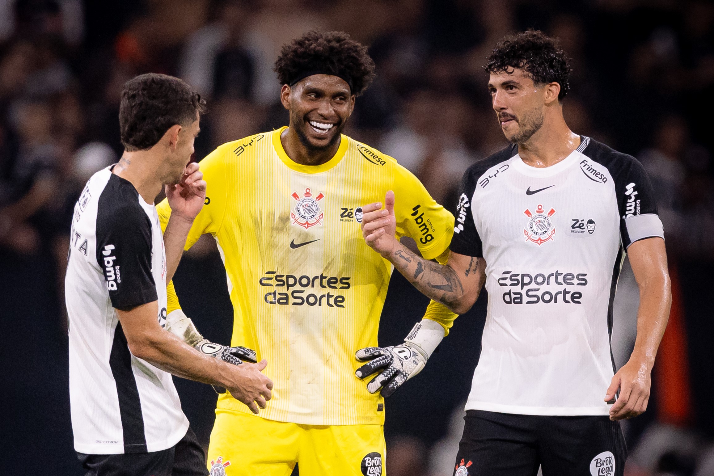 Corinthians se destaca com atuação magistral de trio na vitória sobre o Bragantino
