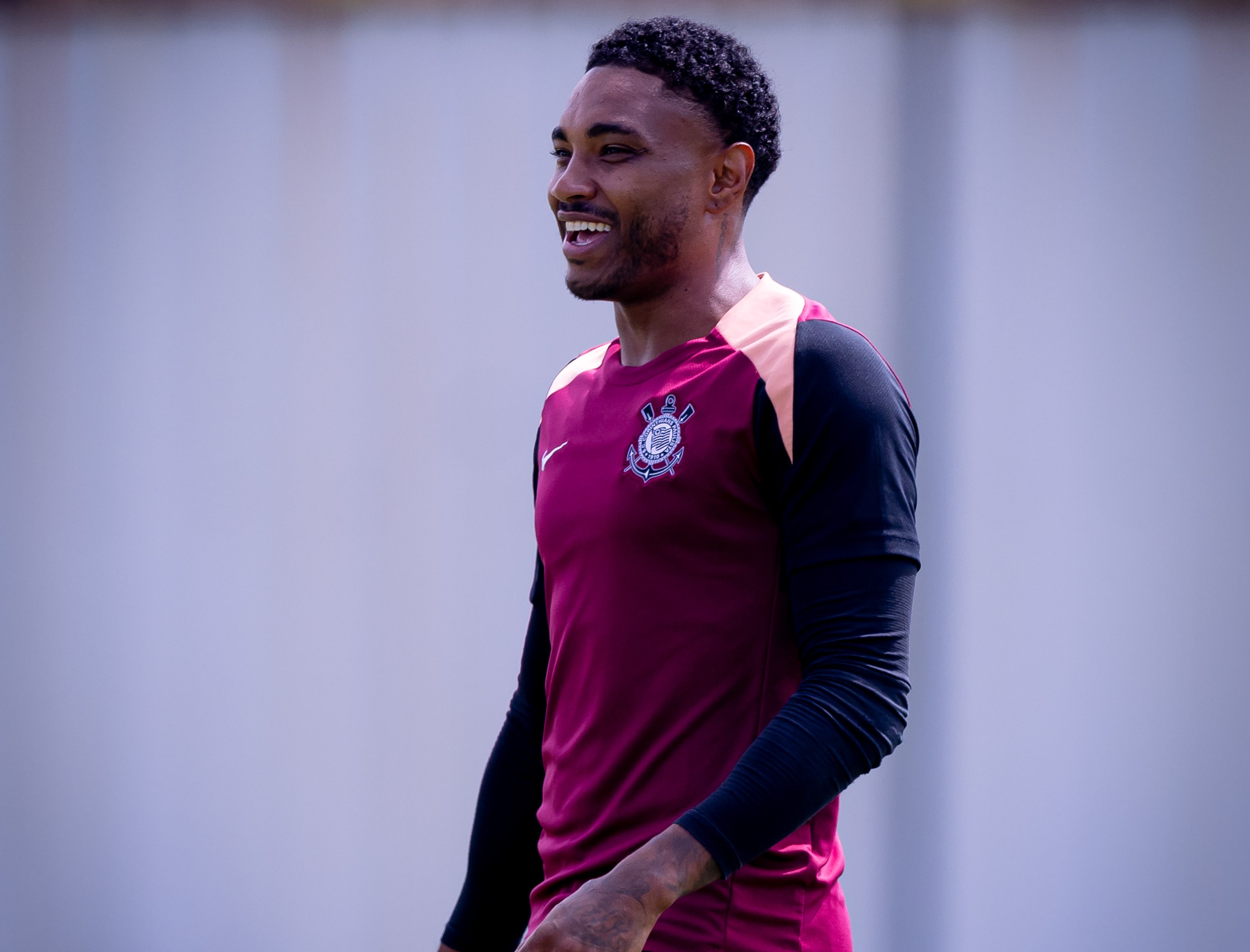 Vitinho antecipa confronto decisivo contra o São Bernardo e destaca evolução do Corinthians
