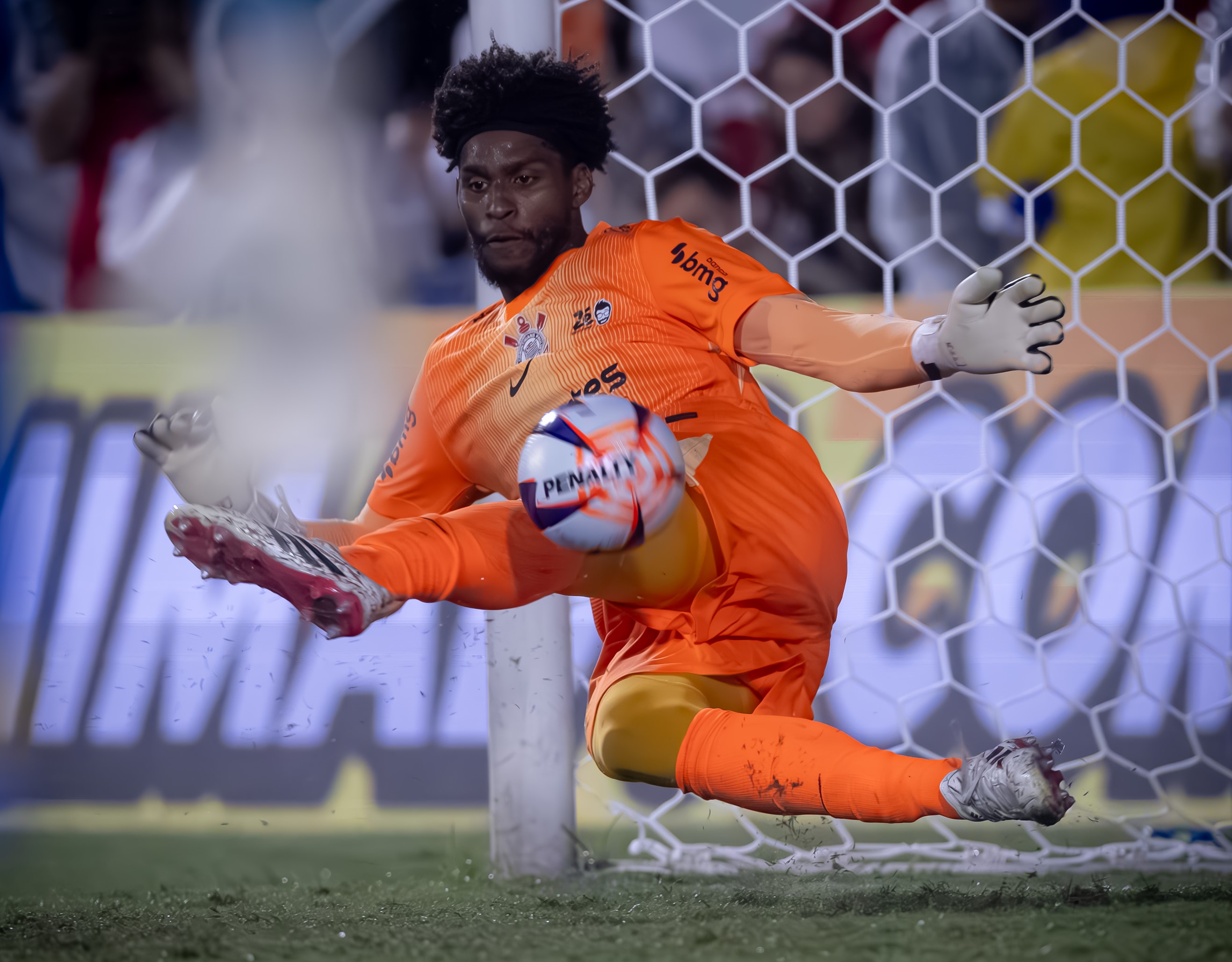 Corinthians avança no Paulista com destreza de Hugo Souza: Análise da atuação do goleiro