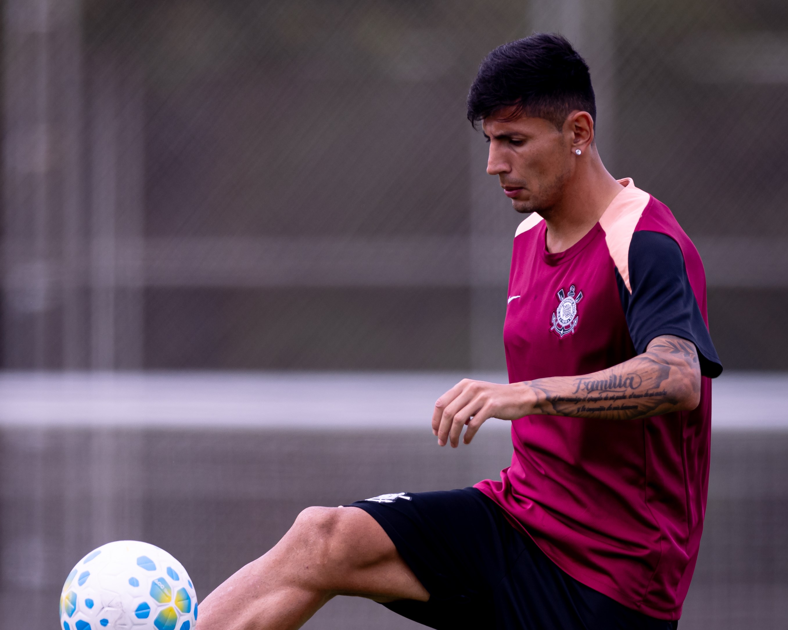 Dorival avalia troca na lateral para duelo com o Cruzeiro