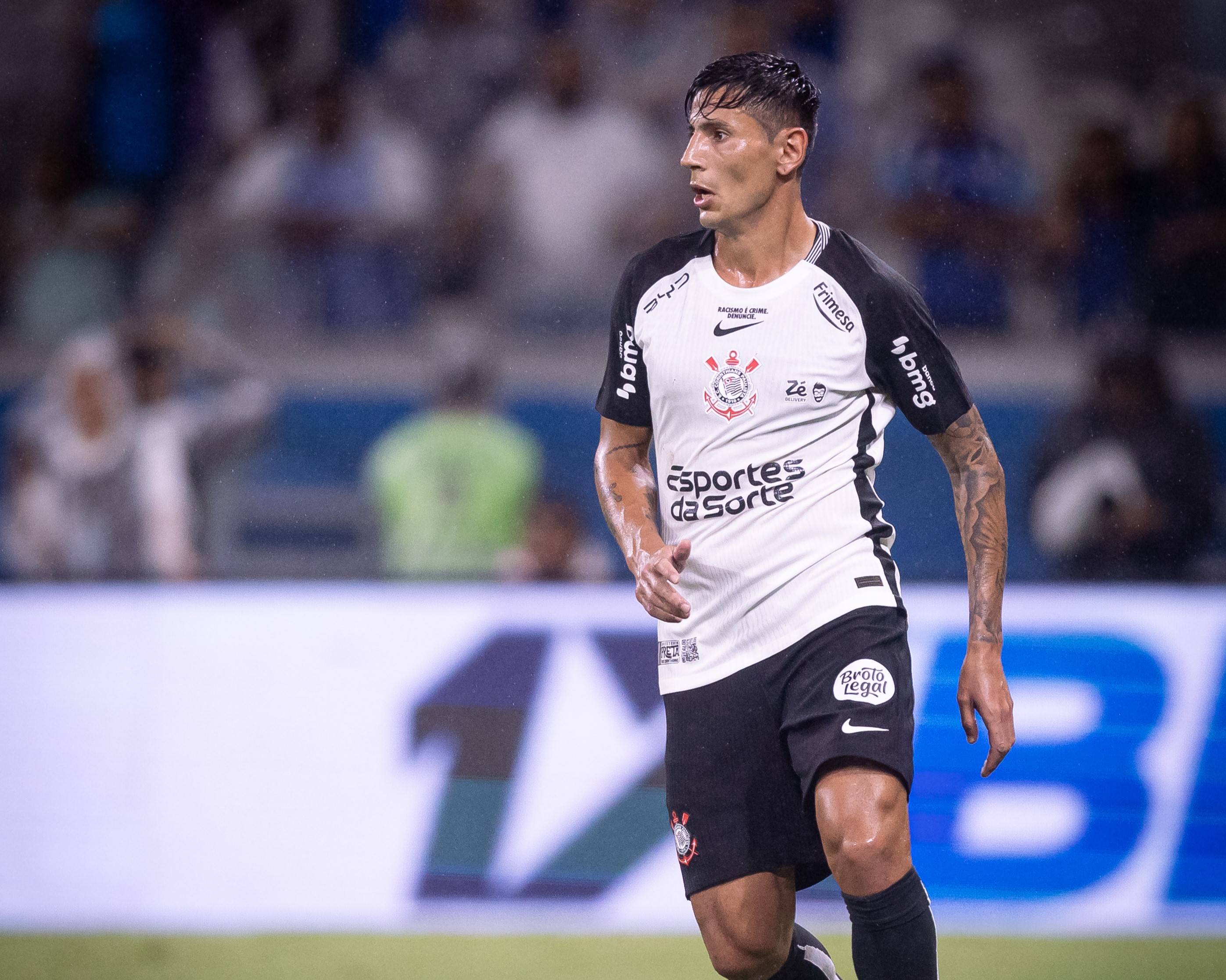 Angileri Retorna e Amplia Opções Táticas para o Corinthians