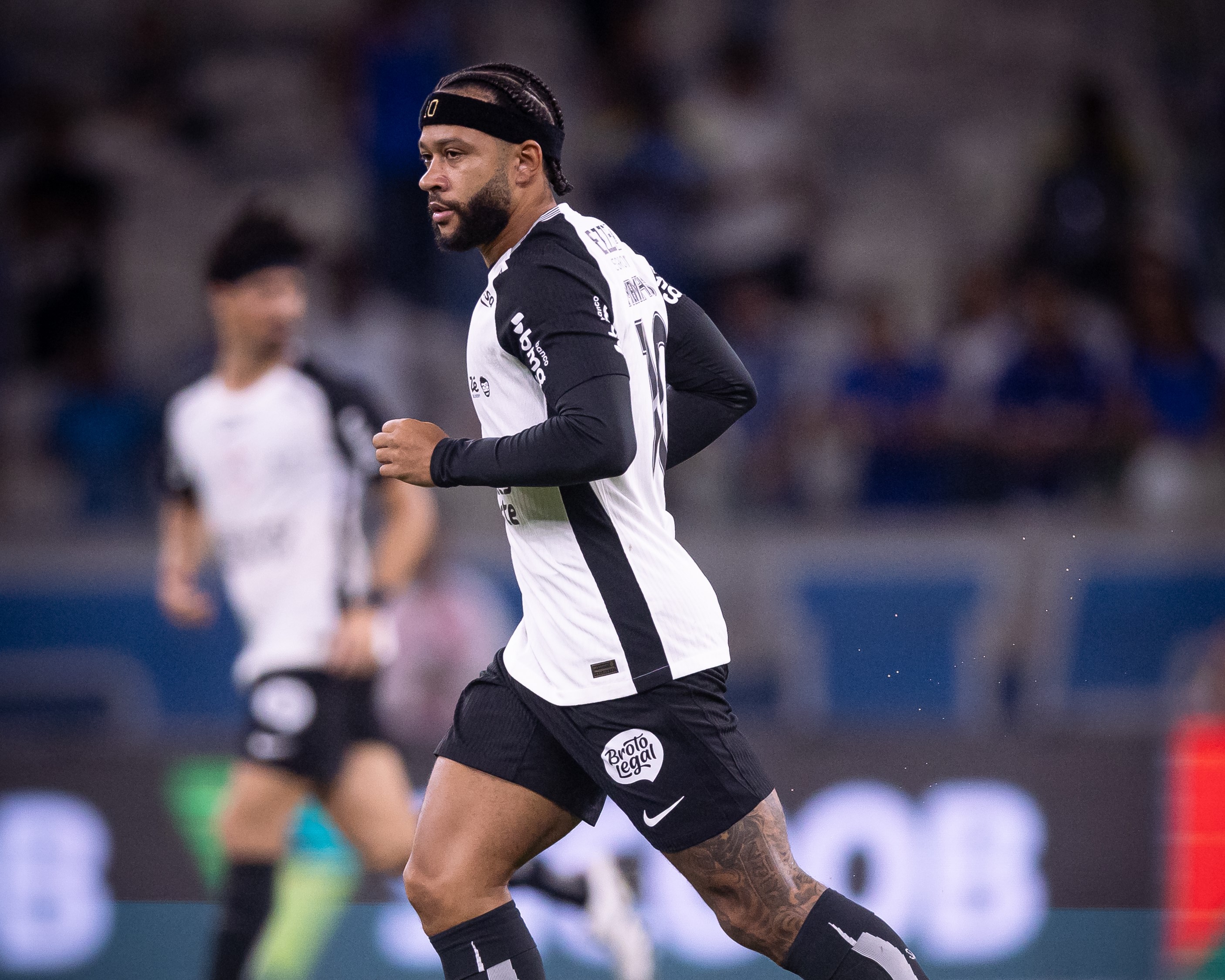 Memphis Depay: O Novo Camisa 9 do Corinthians que Promete ser um 