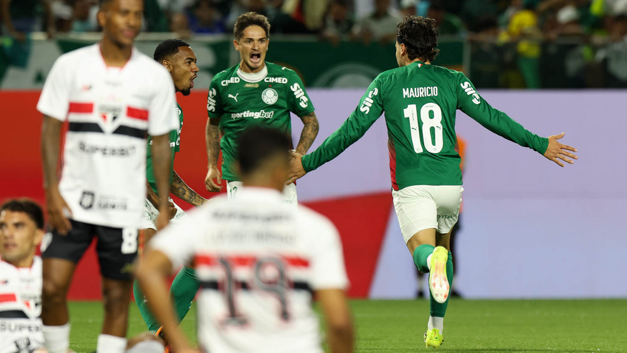 Palmeiras provoca São Paulo sobre gramado: 