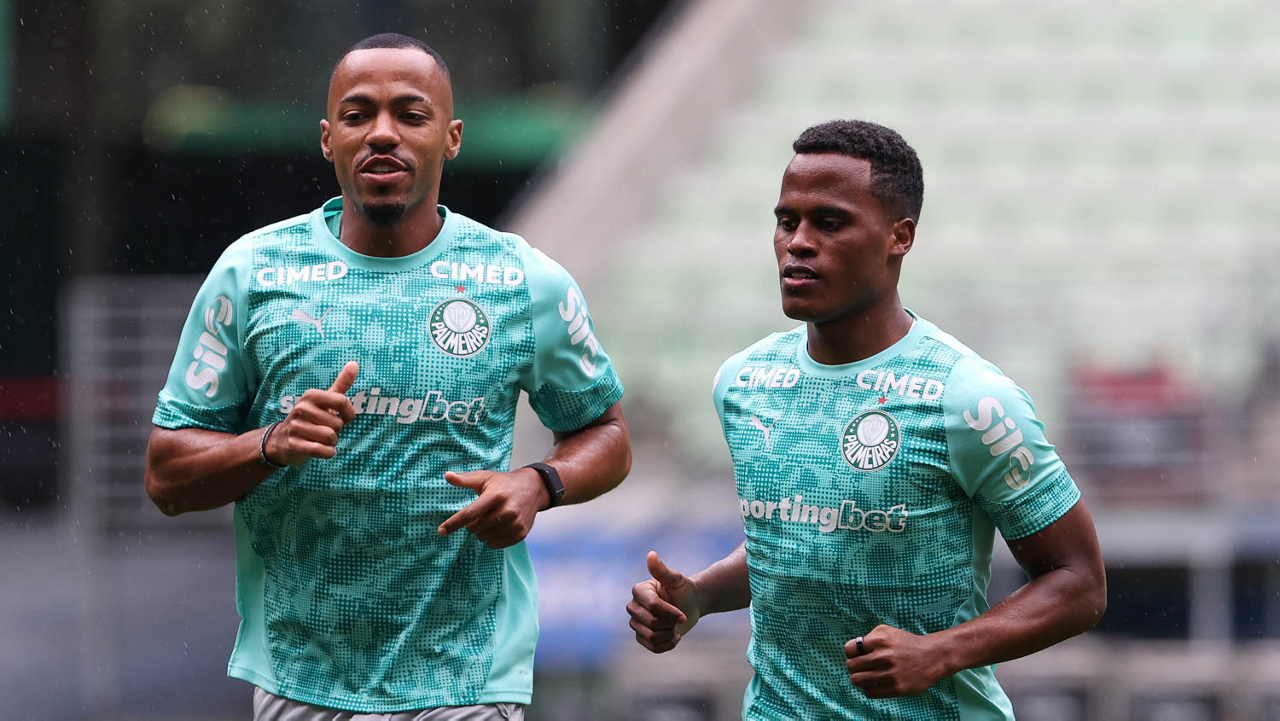 Jhon Arias ganha confiança como titular no Palmeiras após conquista do primeiro título