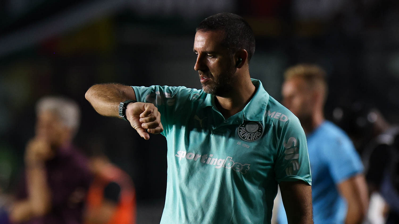 Auxiliar de Abel destaca força do elenco do Palmeiras na minimização de desfalques