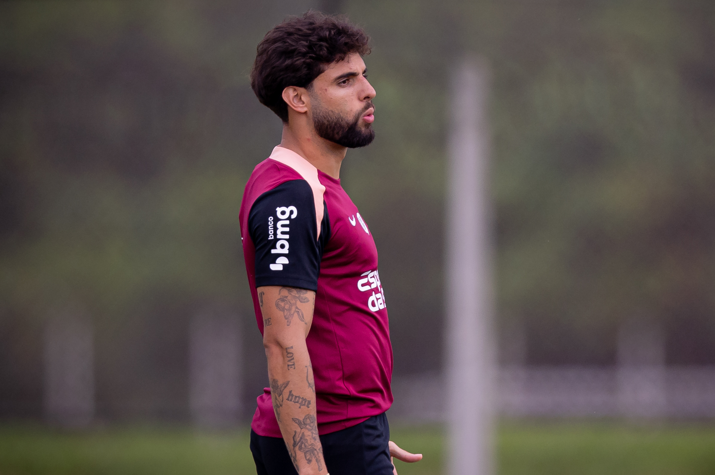 Yuri Alberto Celebra Desempenho na Arena e Almeja Triunfo Sobre o Fluminense