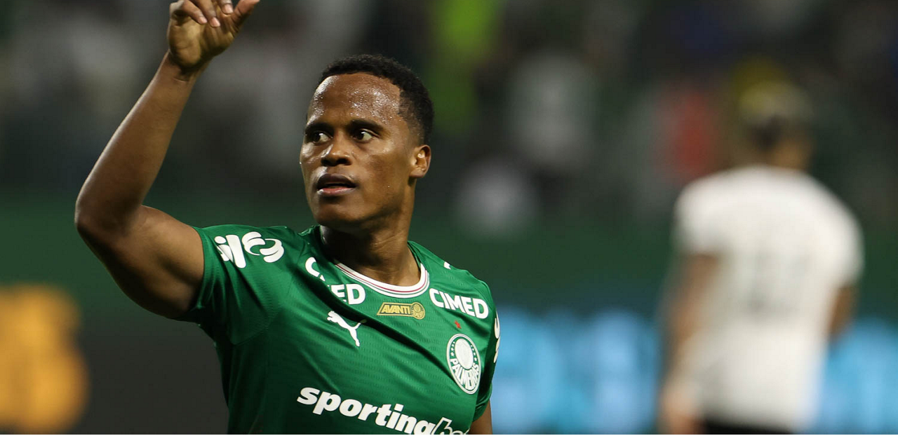 Arias mira o primeiro gol em clássicos e busca consolidar seu nome na história do Palmeiras