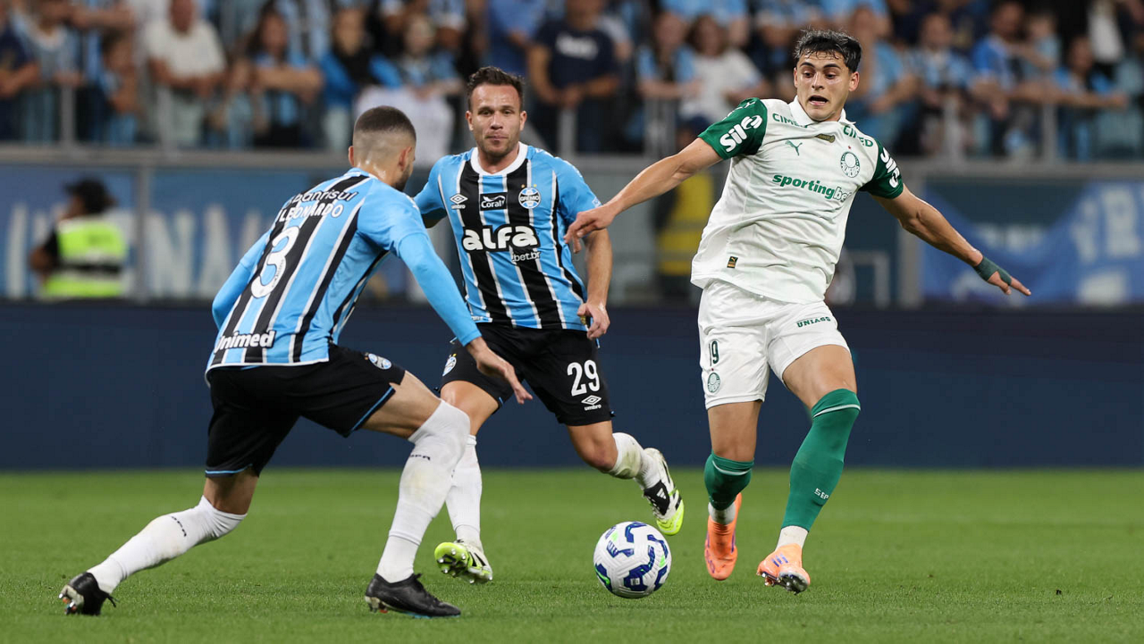 Palmeiras enfrenta o Grêmio no Brasileirão; Saiba onde assistir!
