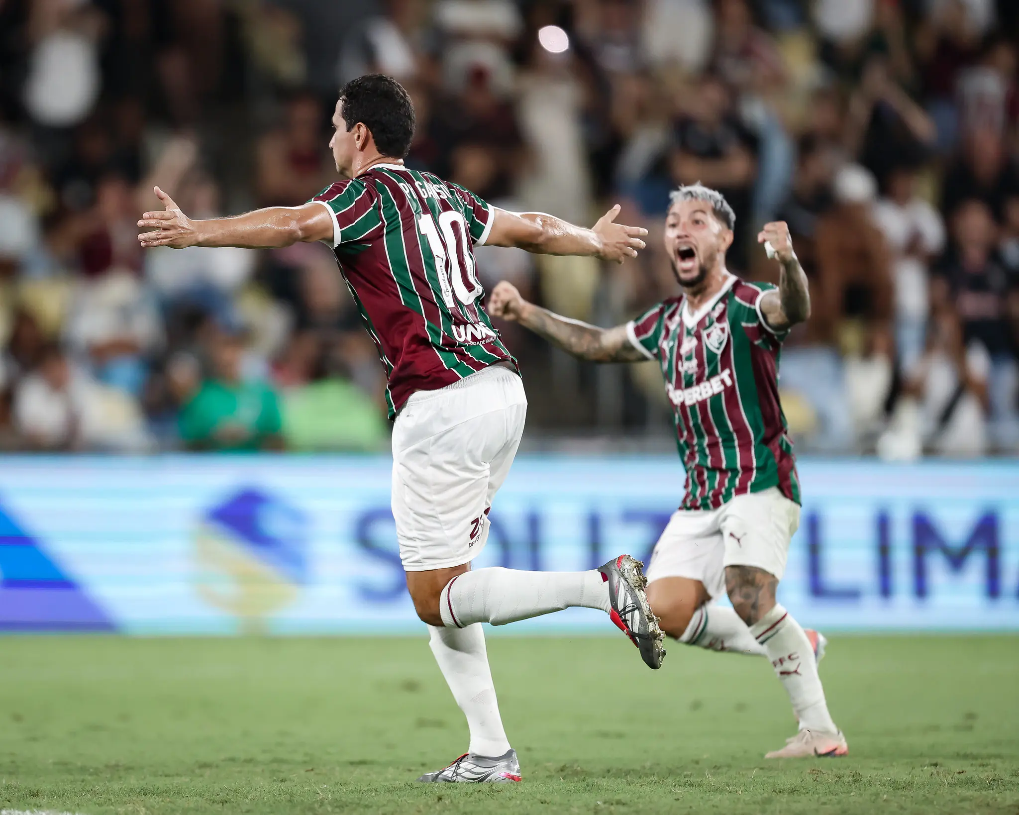 Fluminense avança à final do Carioca após empate dramático com Vasco no Maracanã