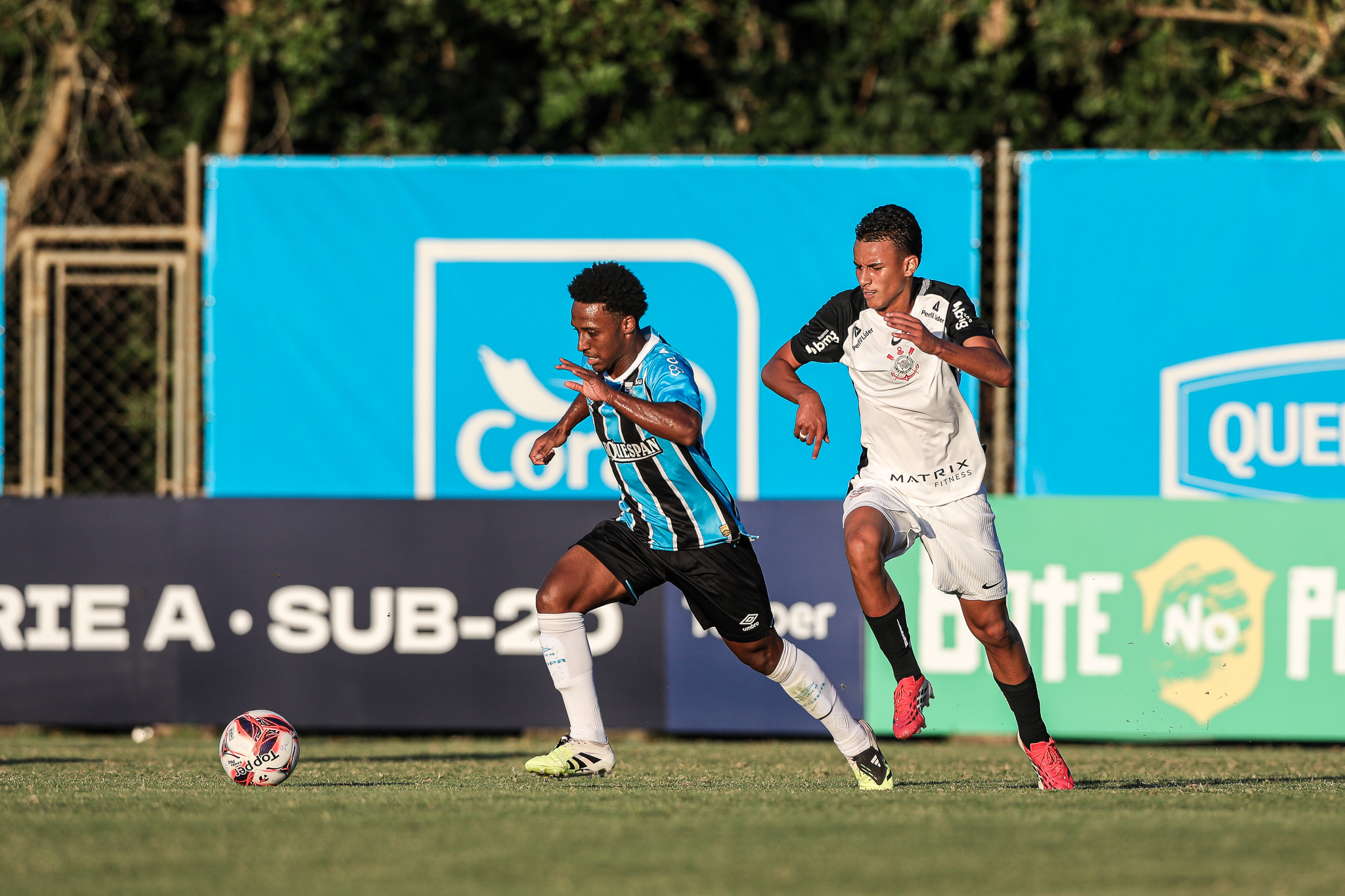 Confronto de Gigantes: Grêmio e Corinthians Duela em Busca da Vitória no Brasileirão Sub-20