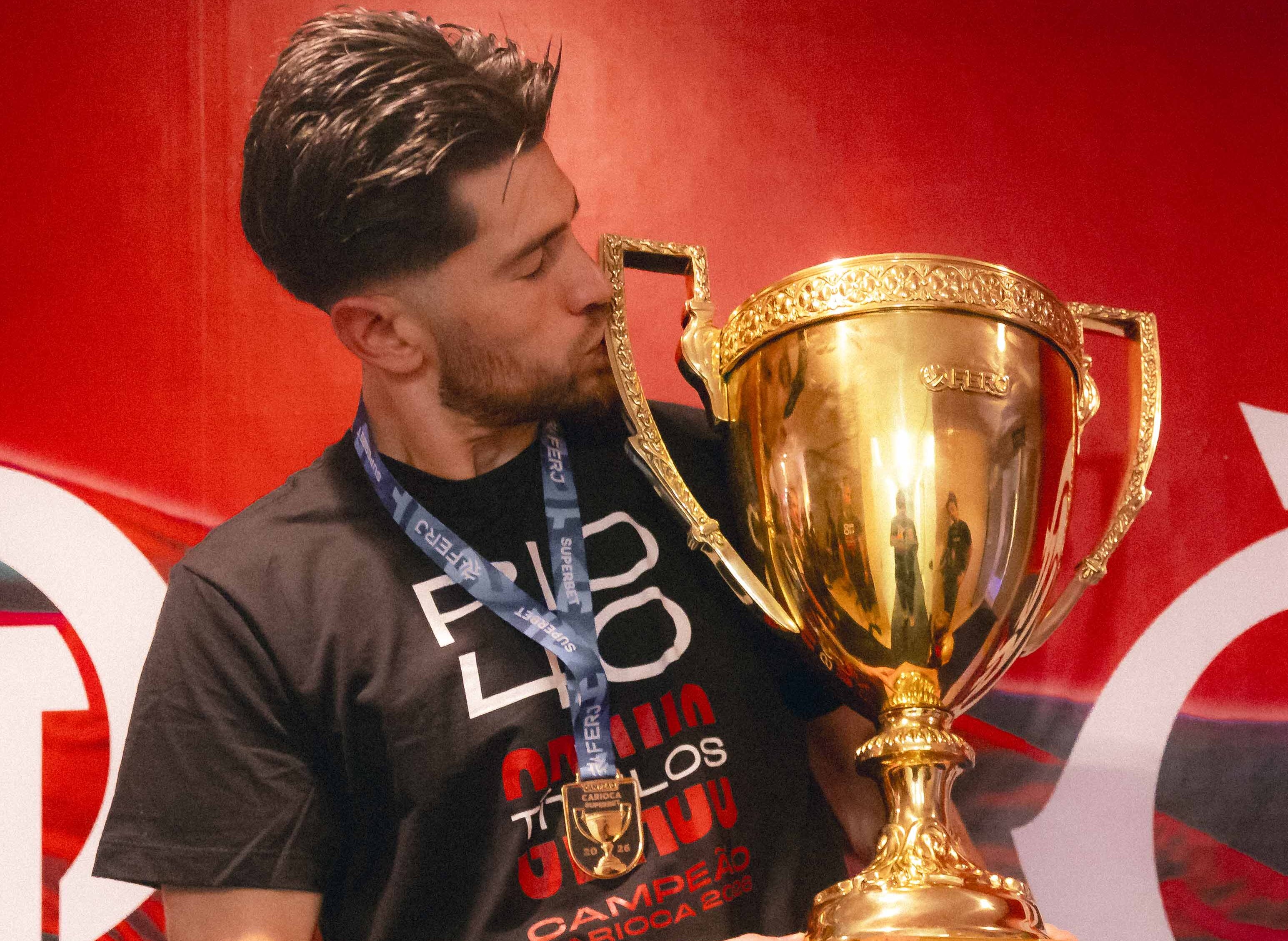 Rossi, destaque no tricampeonato carioca do Flamengo, almeja elevar o clube a novos patamares