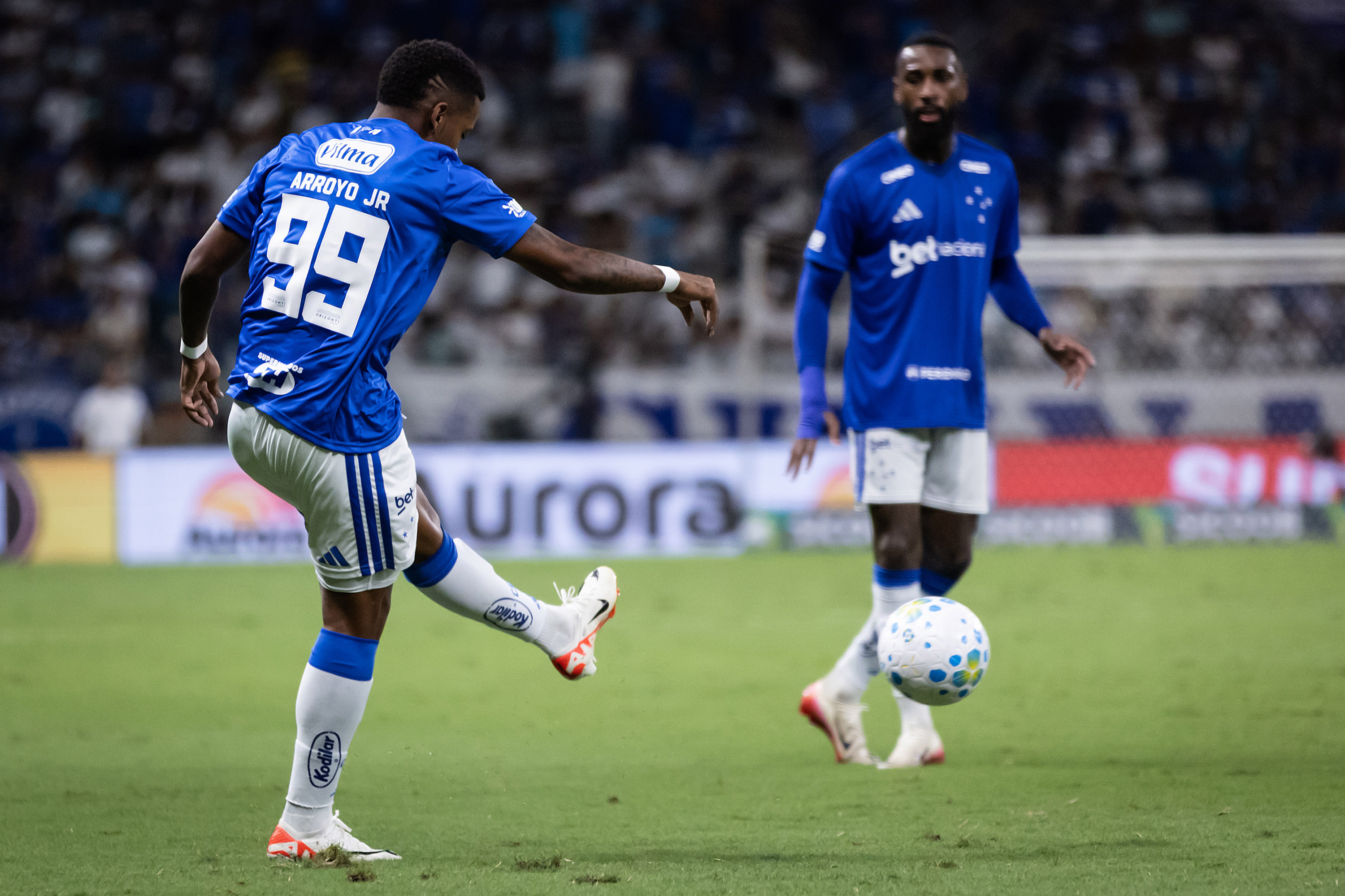 Athletico-PR e Cruzeiro se enfrentam pelo Brasileirão: assista ao duelo e confira as prováveis escalações
