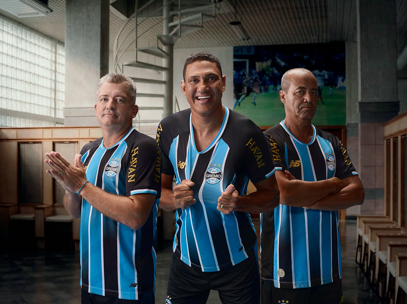 Grêmio revela novas uniformes para 2026: confira os detalhes das camisas oficiais