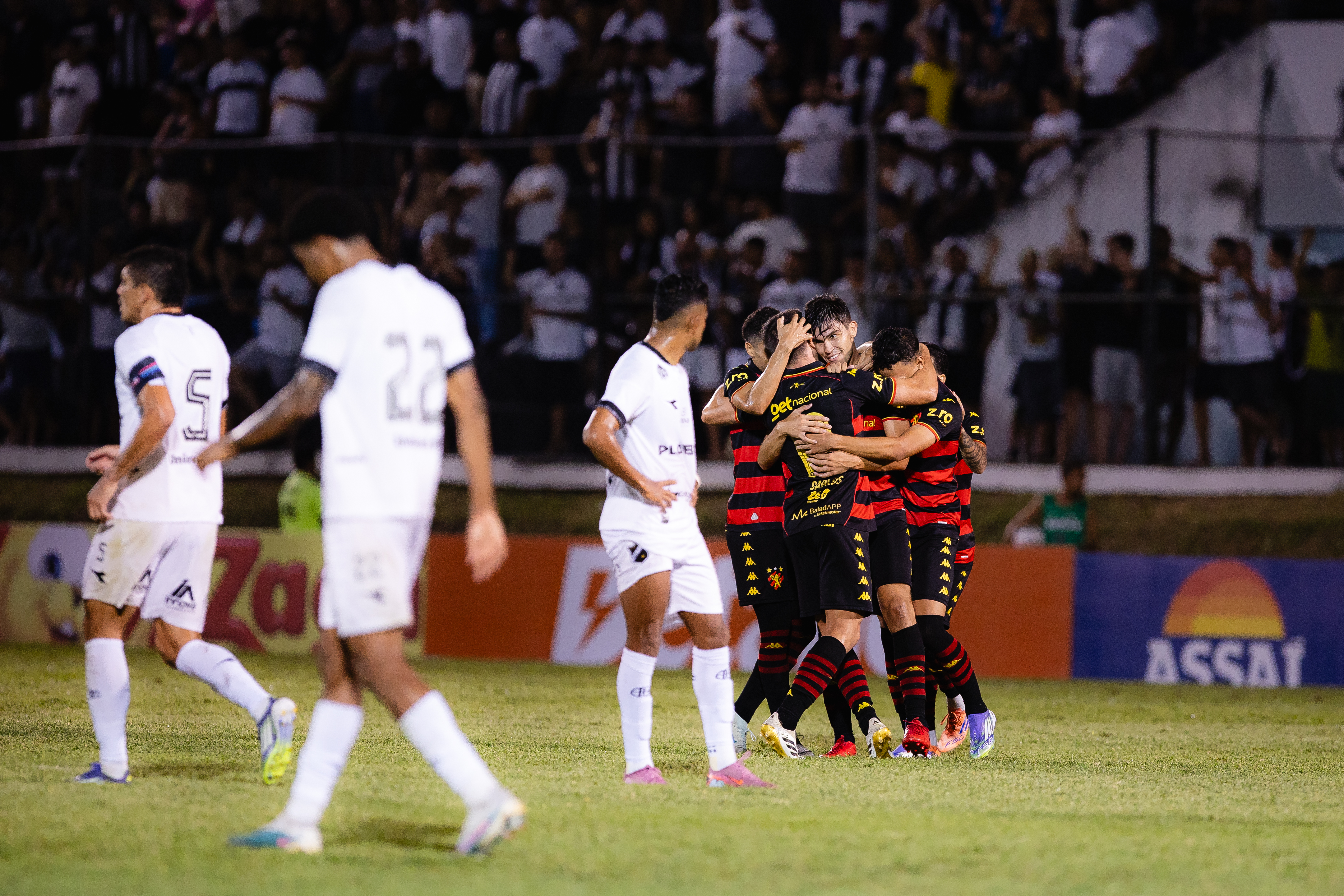 Com um a mais, Sport vence o ABC e lidera grupo na Copa do Nordeste