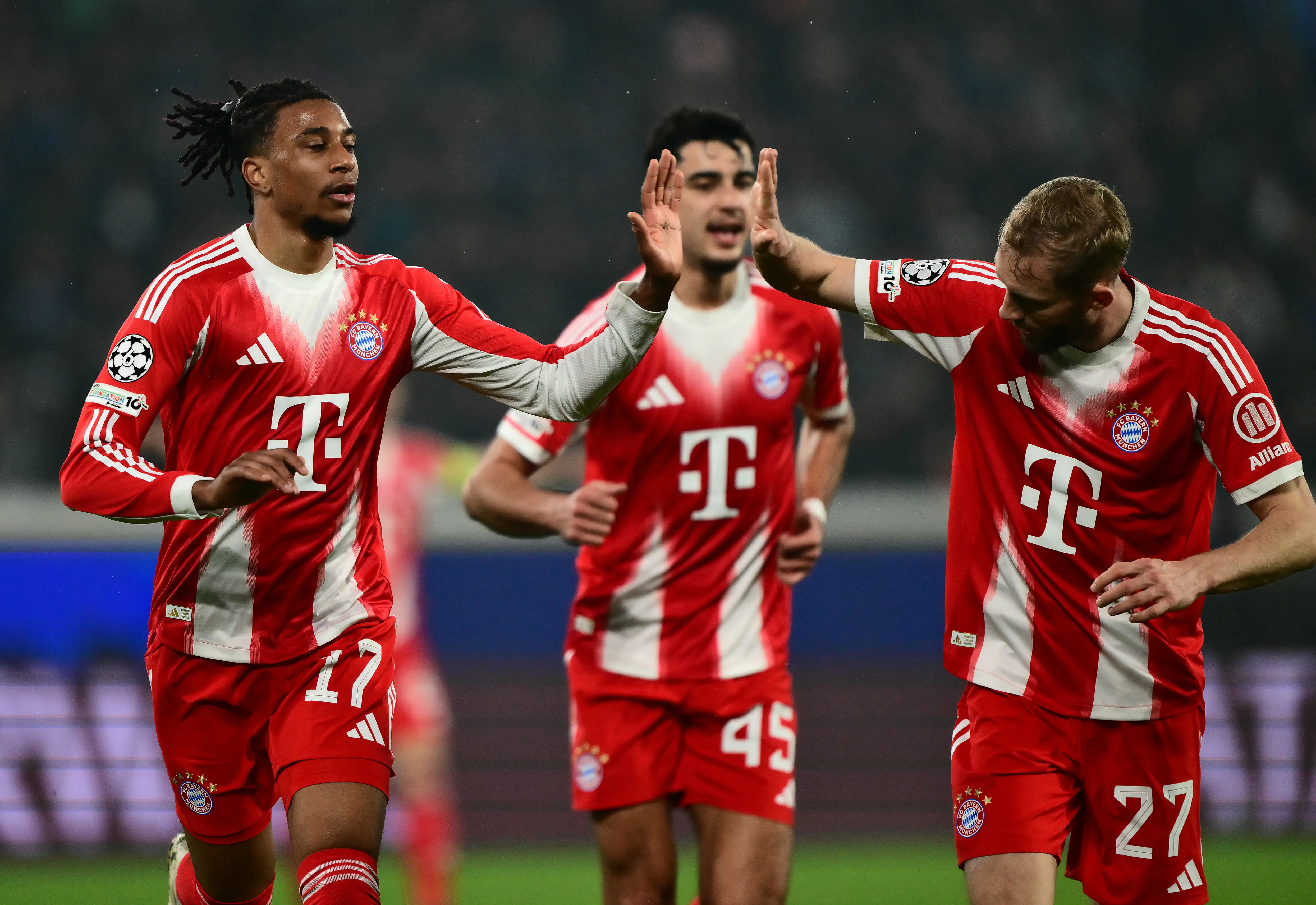 Bayern atropela Atalanta na Itália e encaminha ida às quartas da Champions
