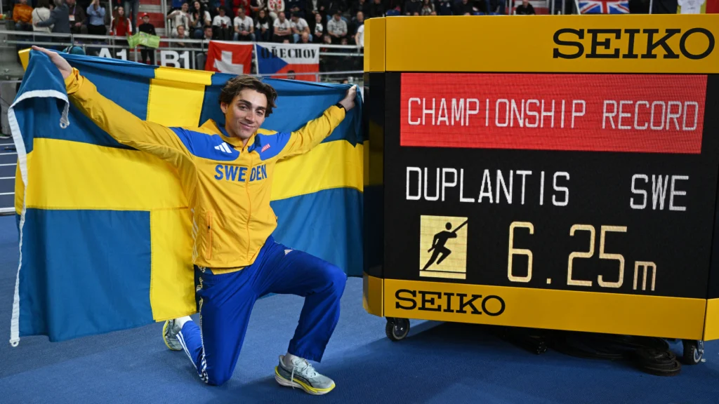 Duplantis ganha quarto ouro no Mundial Indoor, mas não tenta novo recorde