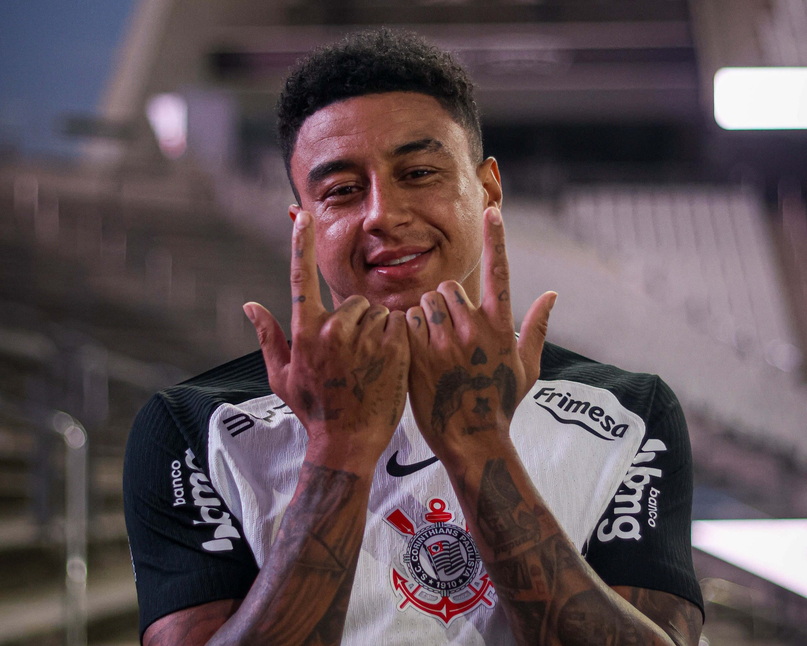 Lingard provoca atacante do Palmeiras: 