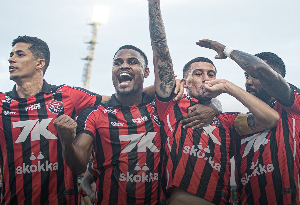 Vitória bate o CRB fora de casa e vence a primeira na Copa do Nordeste