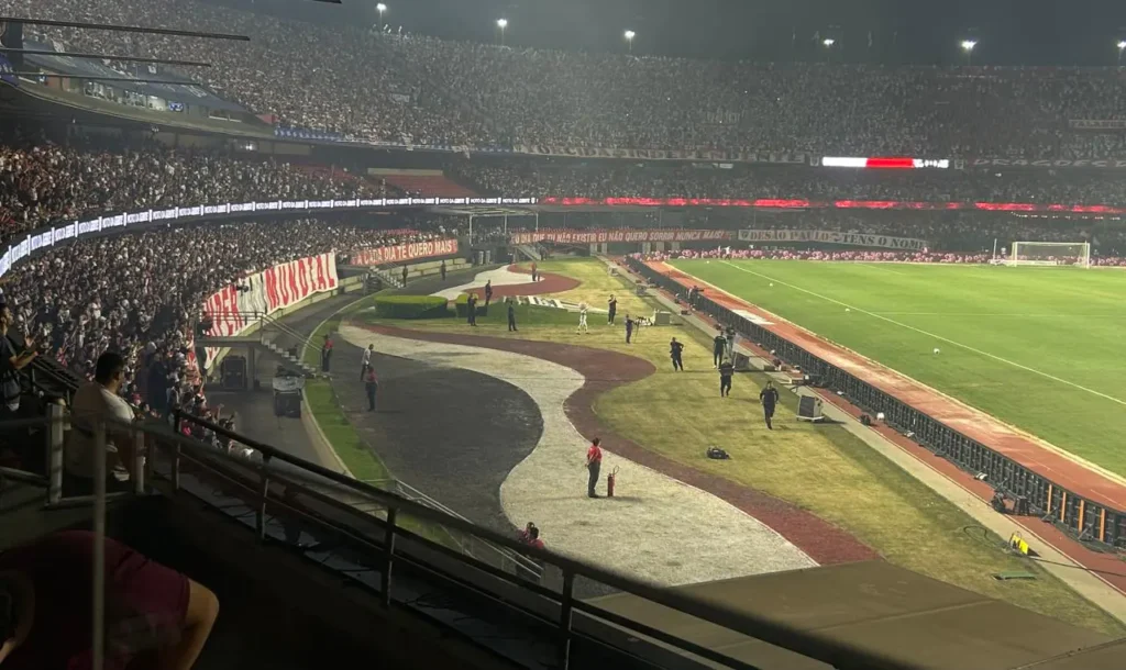 WhatsApp-Image-2026-03-22-at-01.51.58-1024x610 Da festa às vaias: São Paulo quebra recorde de público no Morumbis em 2026